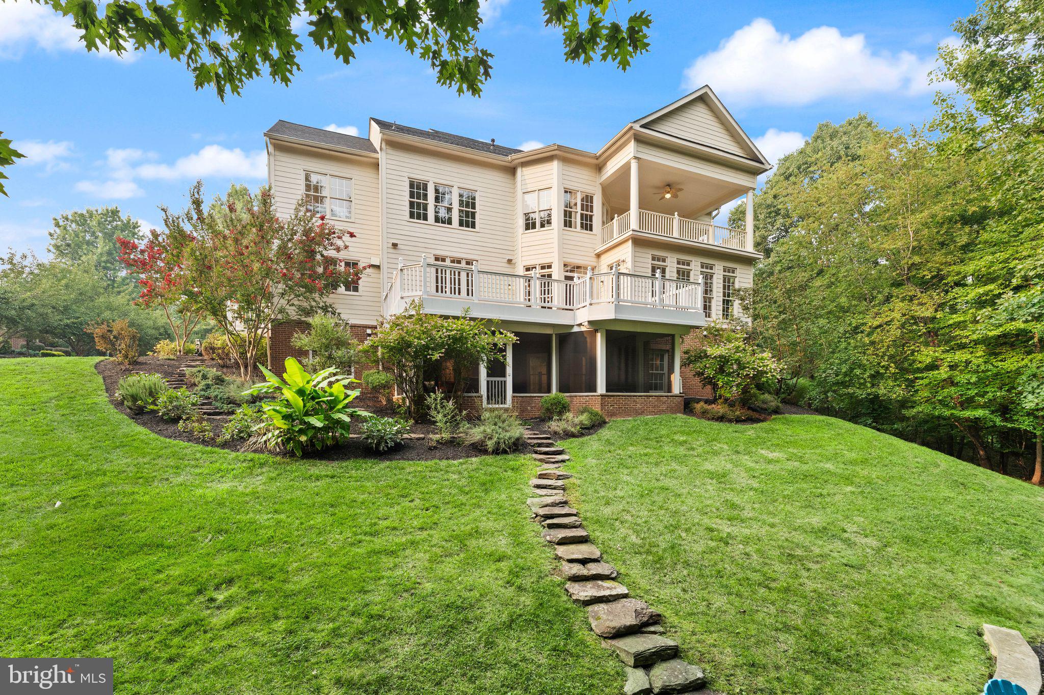LANSDOWNE ON THE POTOMAC - Residential