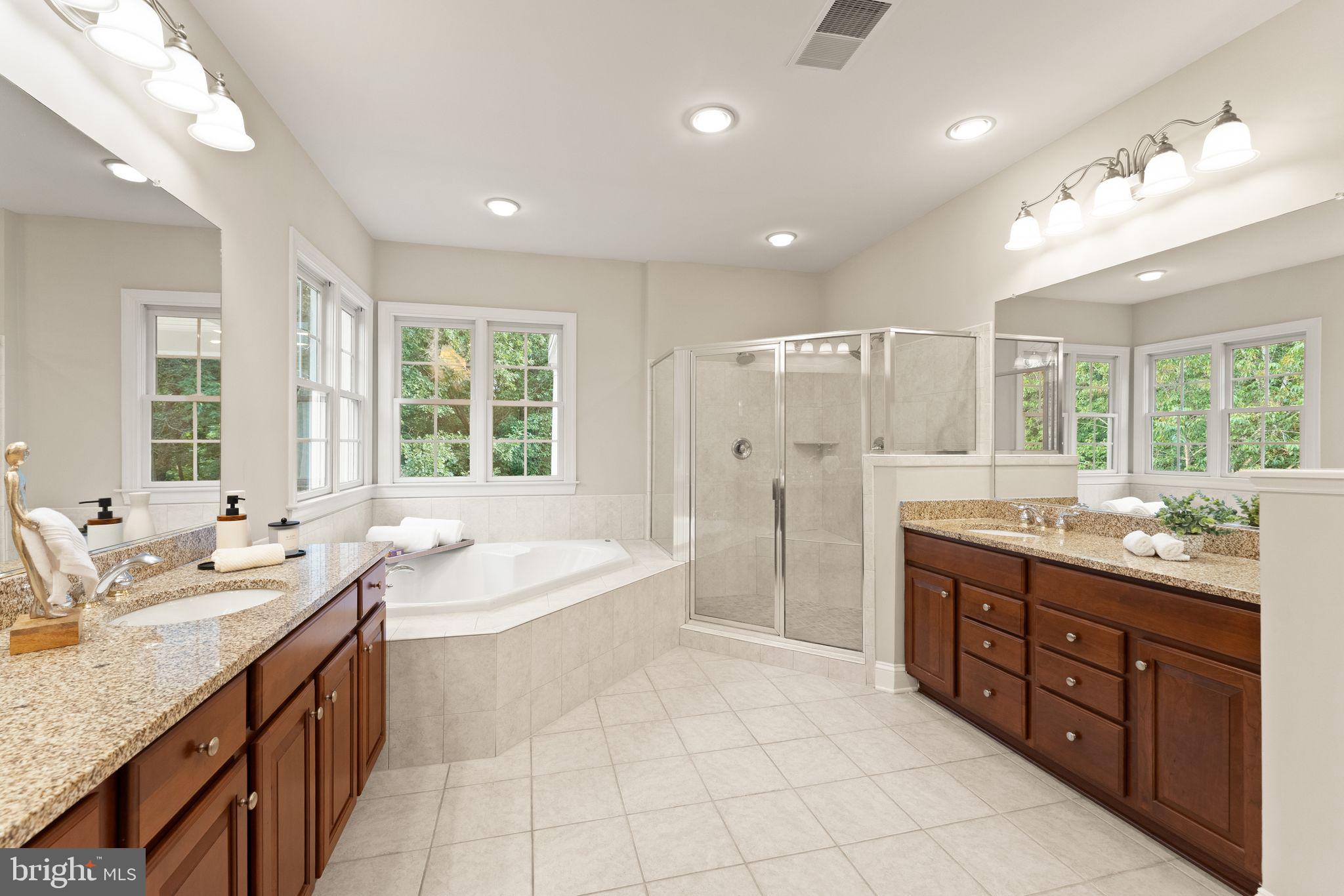 LANSDOWNE ON THE POTOMAC - Residential