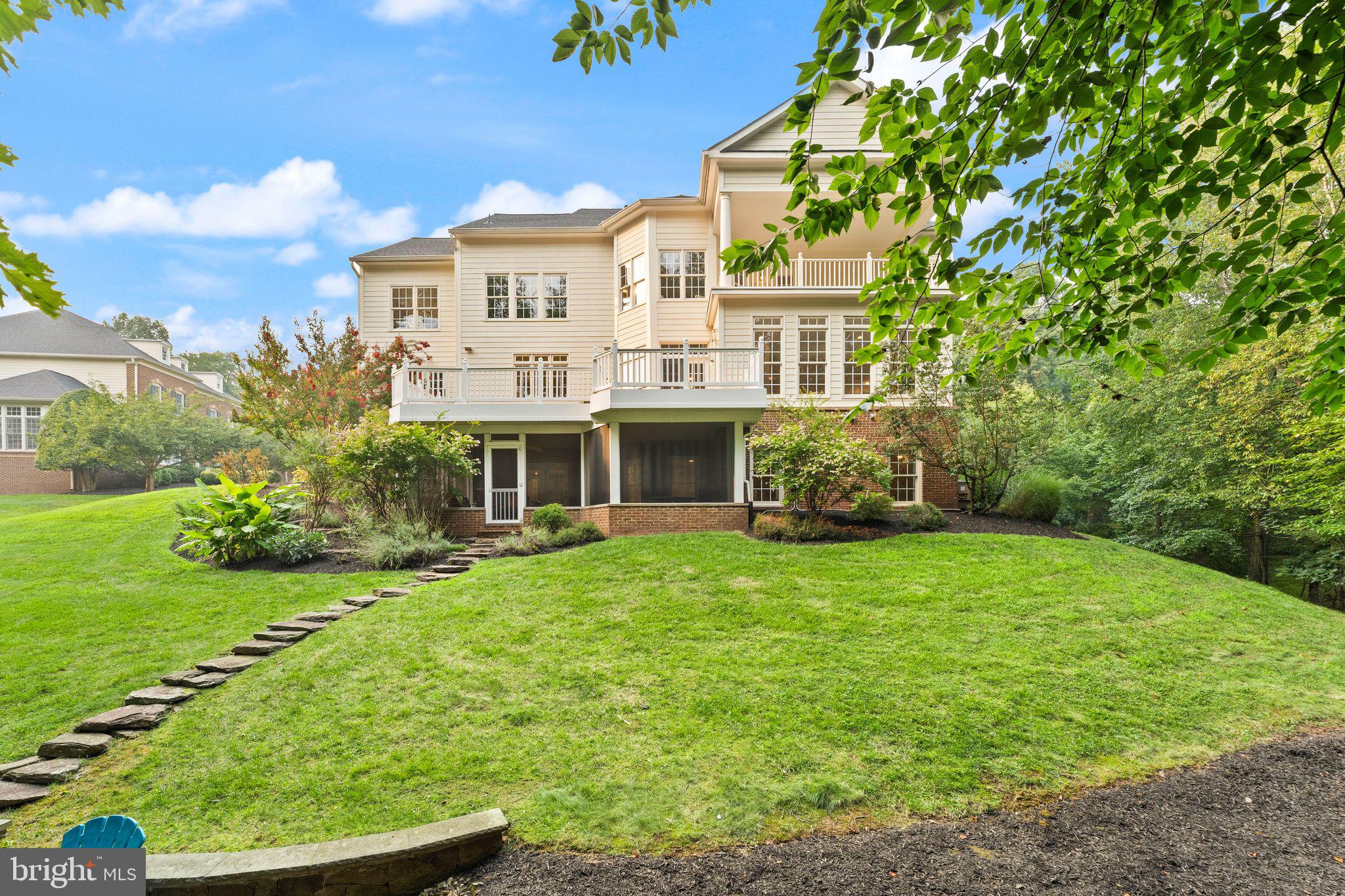 LANSDOWNE ON THE POTOMAC - Residential