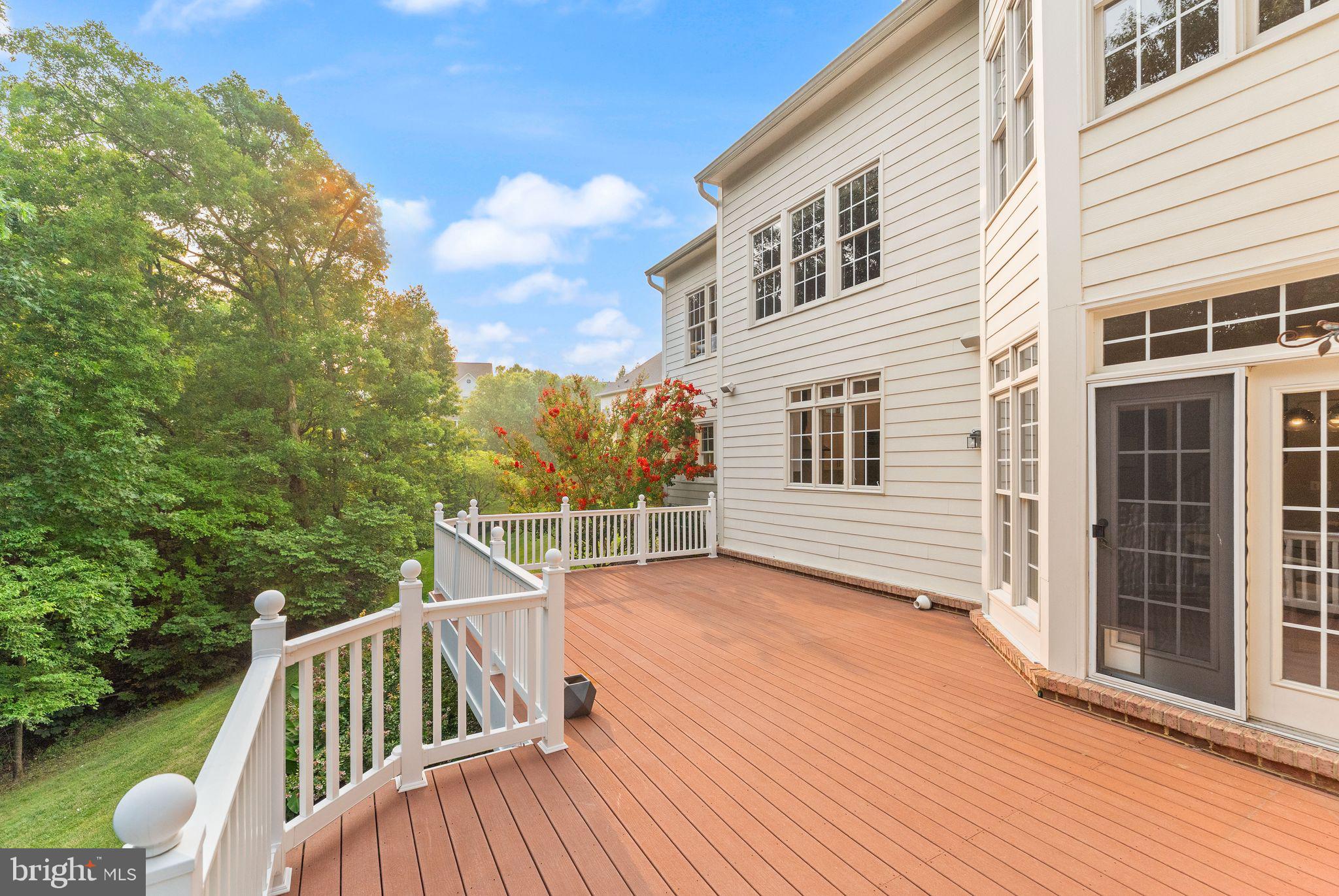 LANSDOWNE ON THE POTOMAC - Residential
