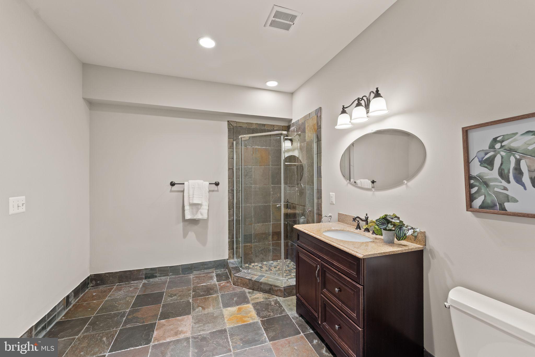 LANSDOWNE ON THE POTOMAC - Residential