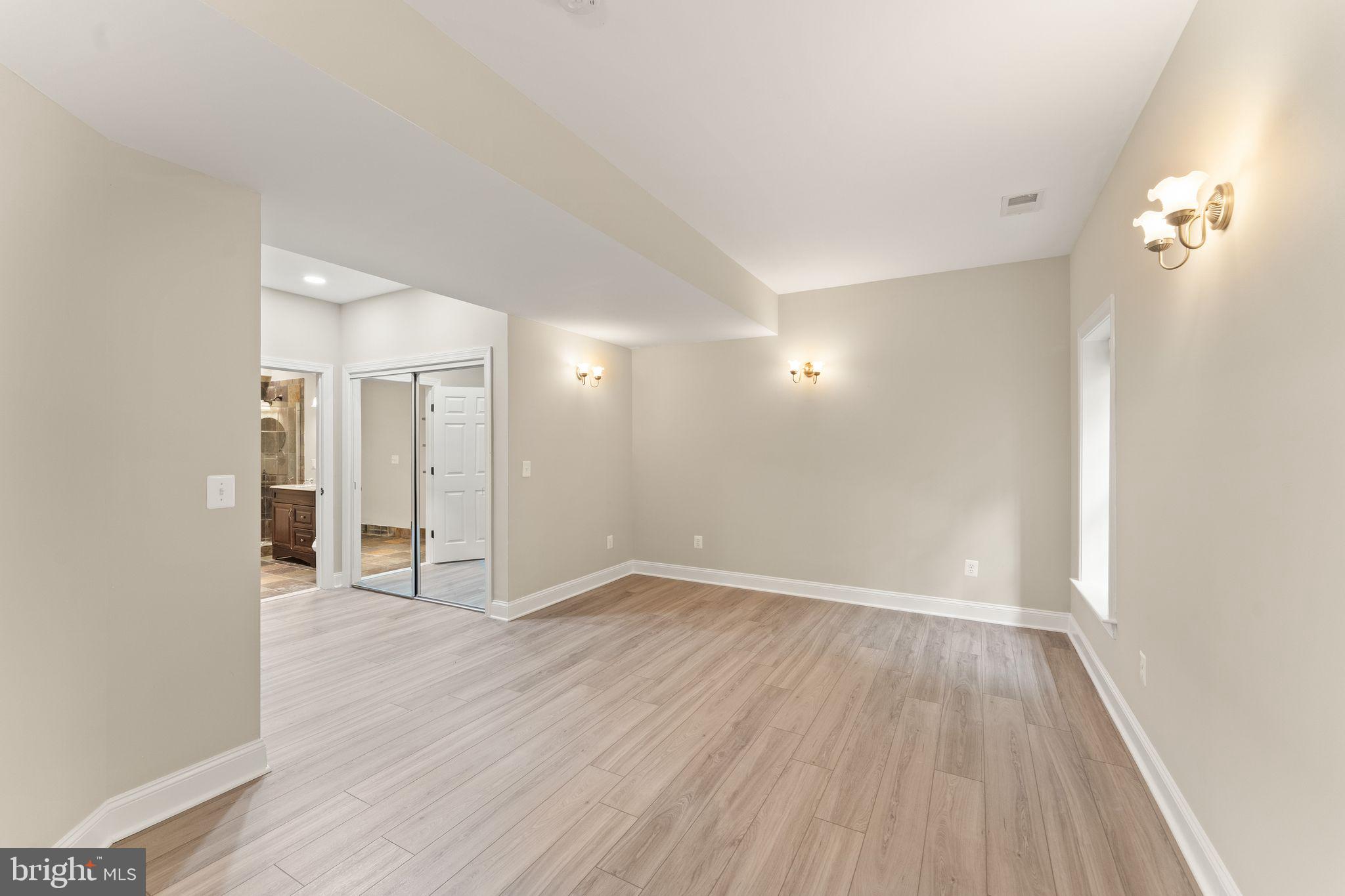 LANSDOWNE ON THE POTOMAC - Residential