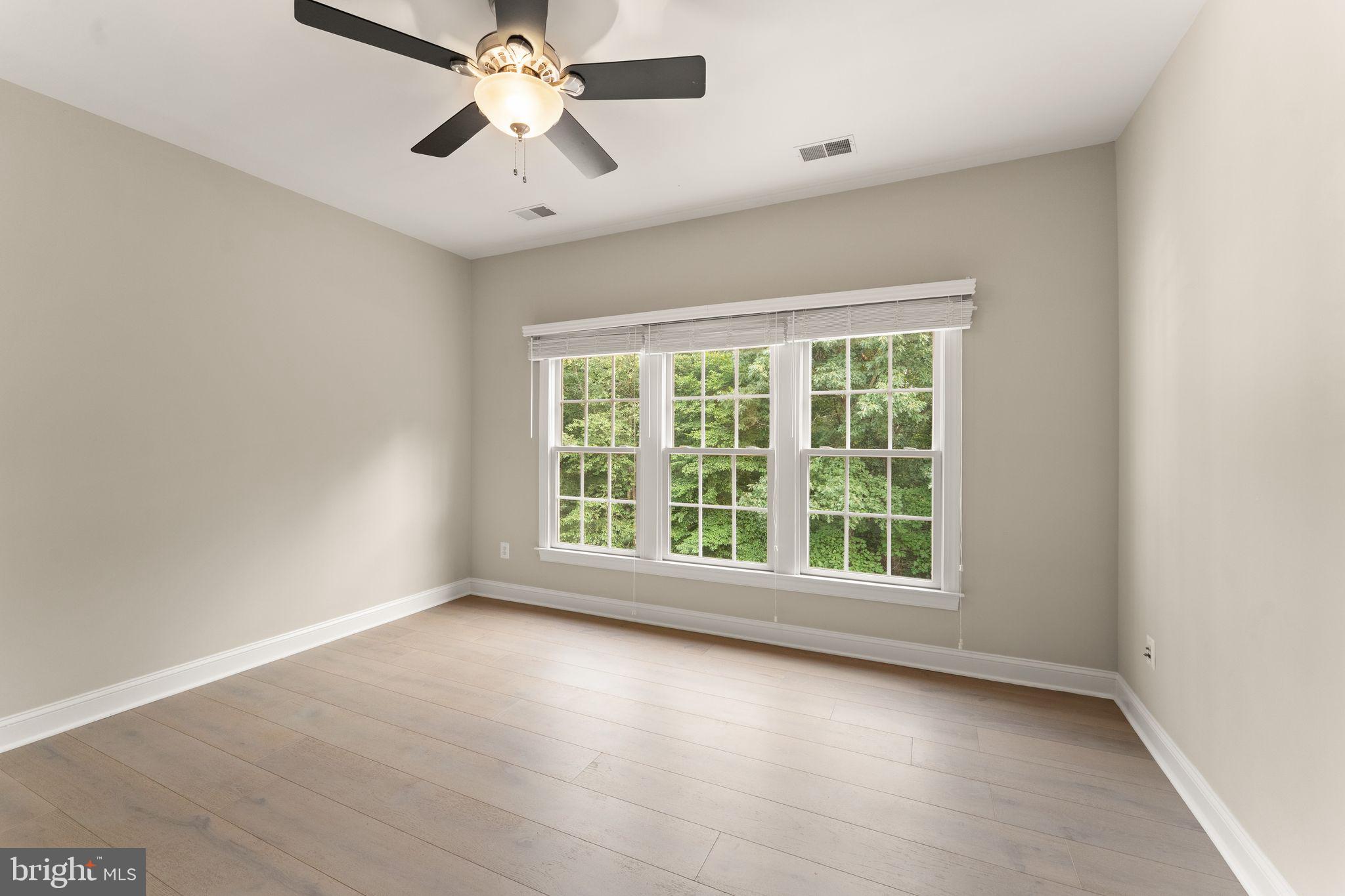 LANSDOWNE ON THE POTOMAC - Residential