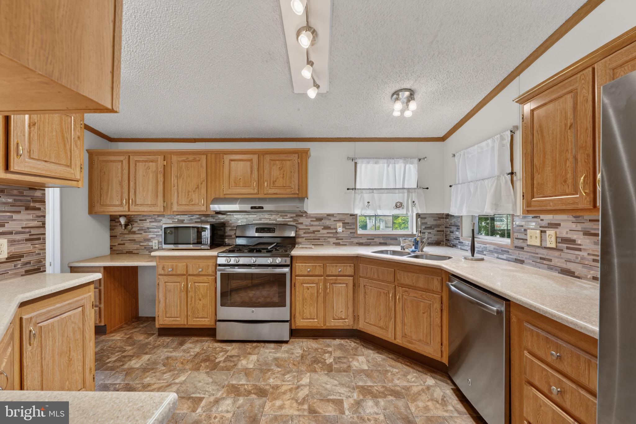 WALNUT MEADOWS - Residential