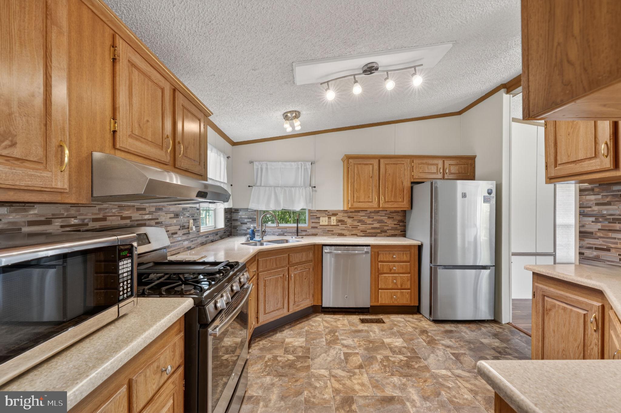 WALNUT MEADOWS - Residential