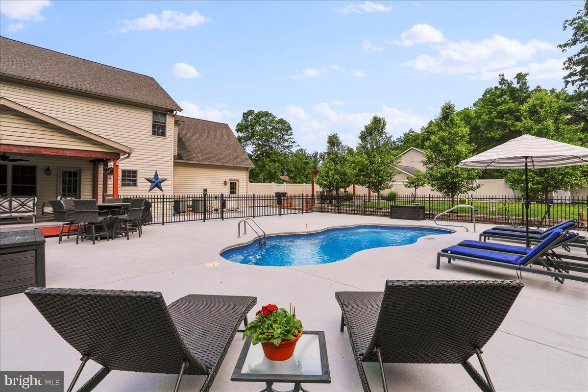 LAKEWOOD - Residential