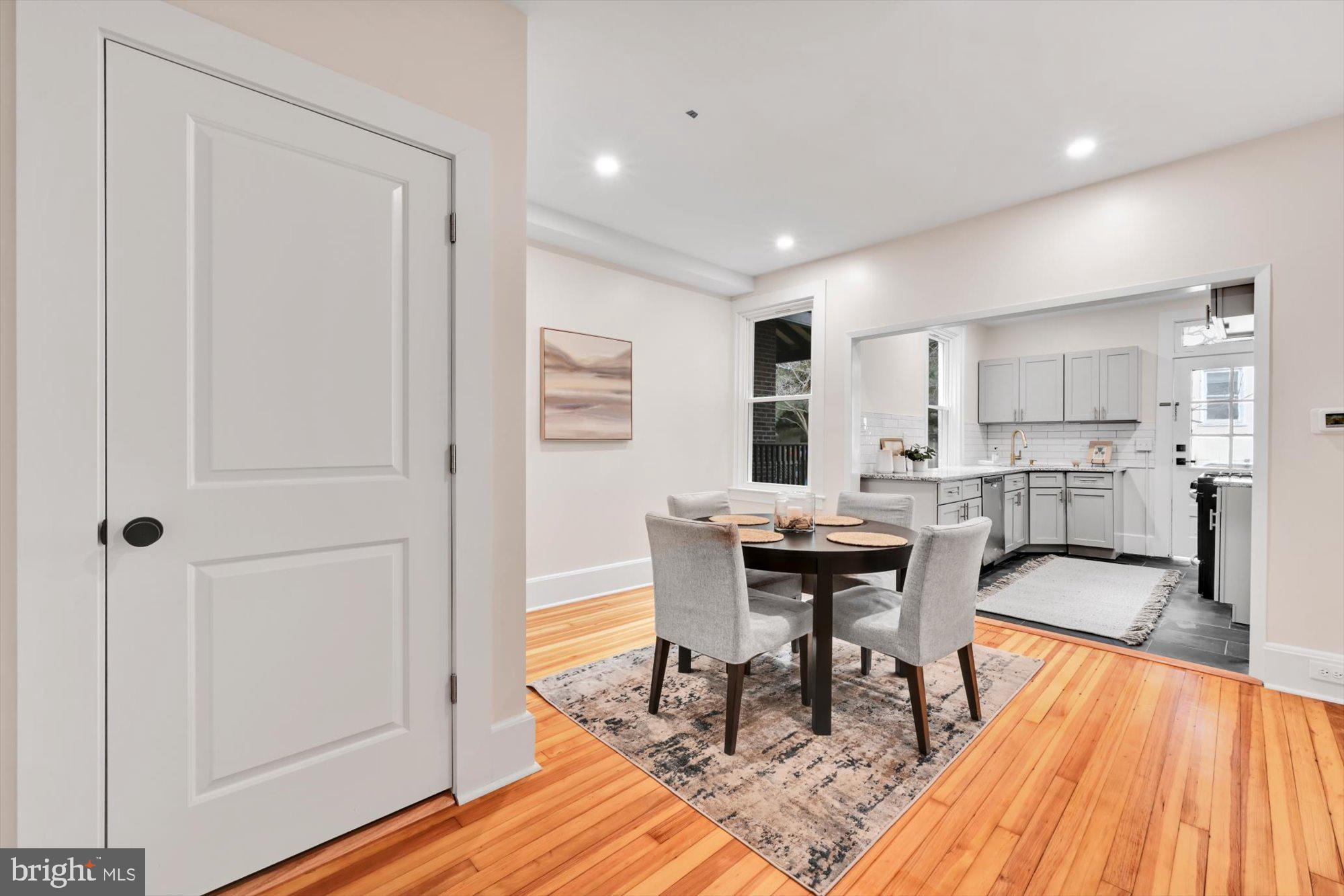 CHESTNUT HILL - Residential