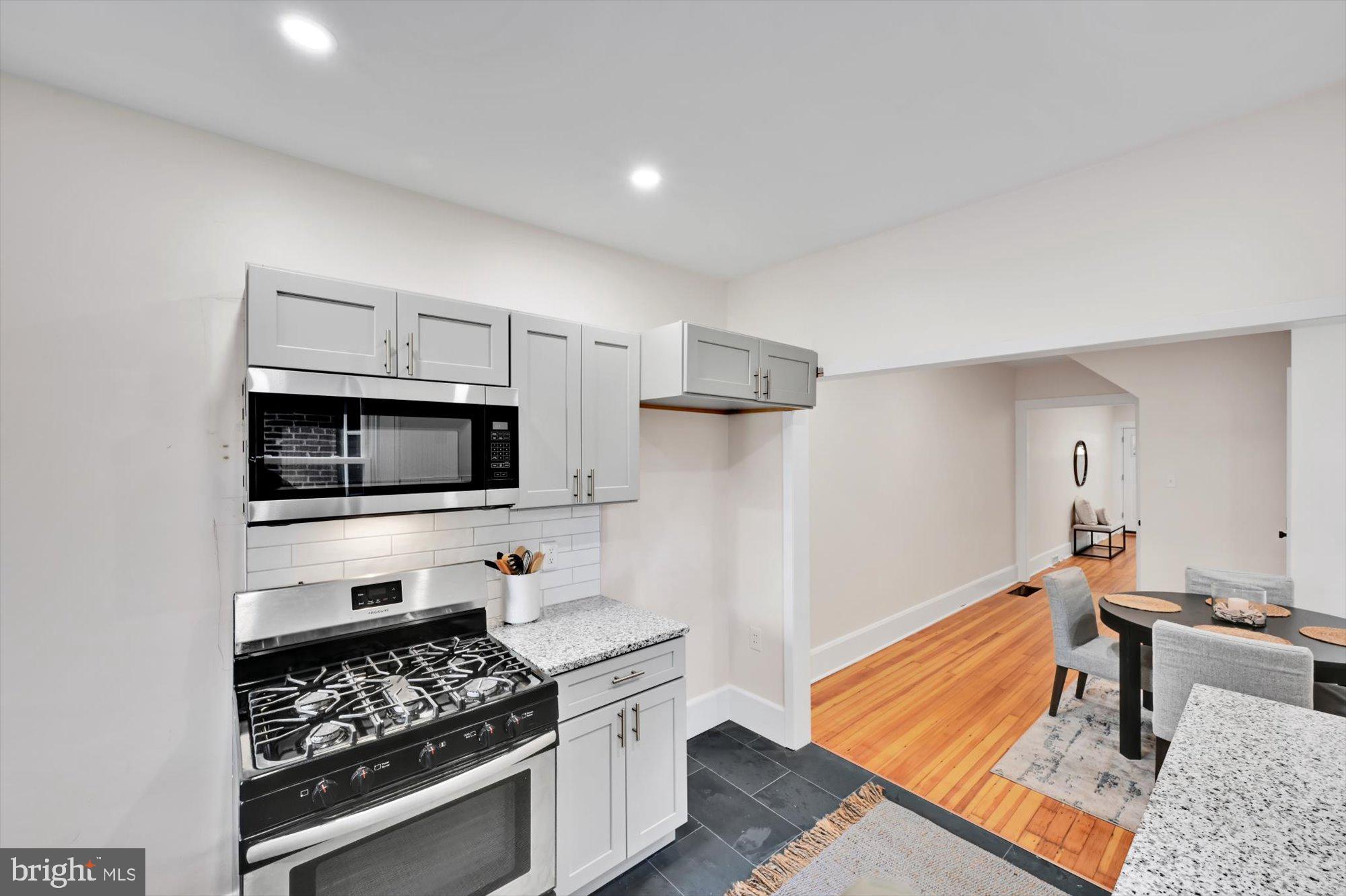 CHESTNUT HILL - Residential