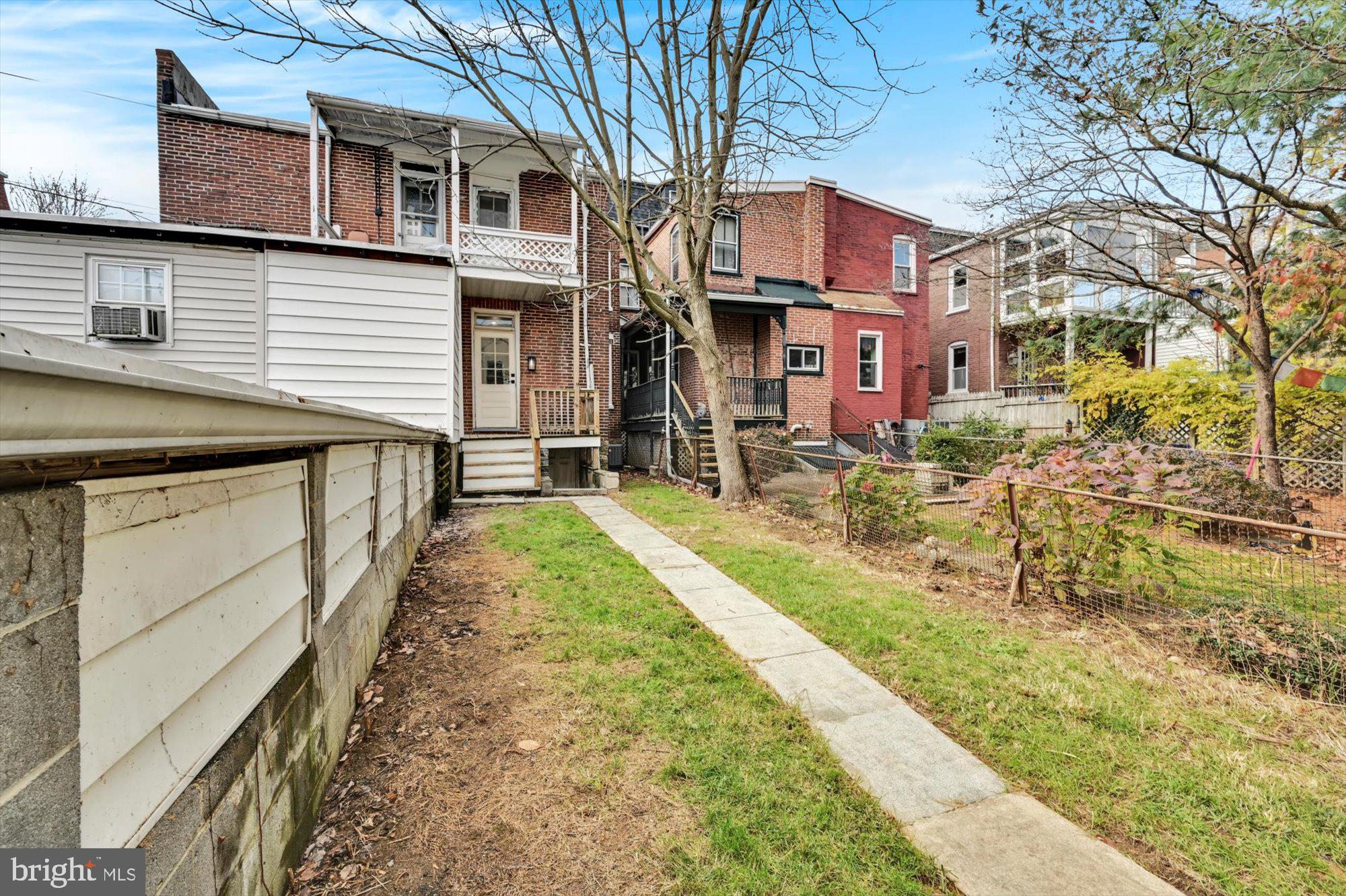 CHESTNUT HILL - Residential
