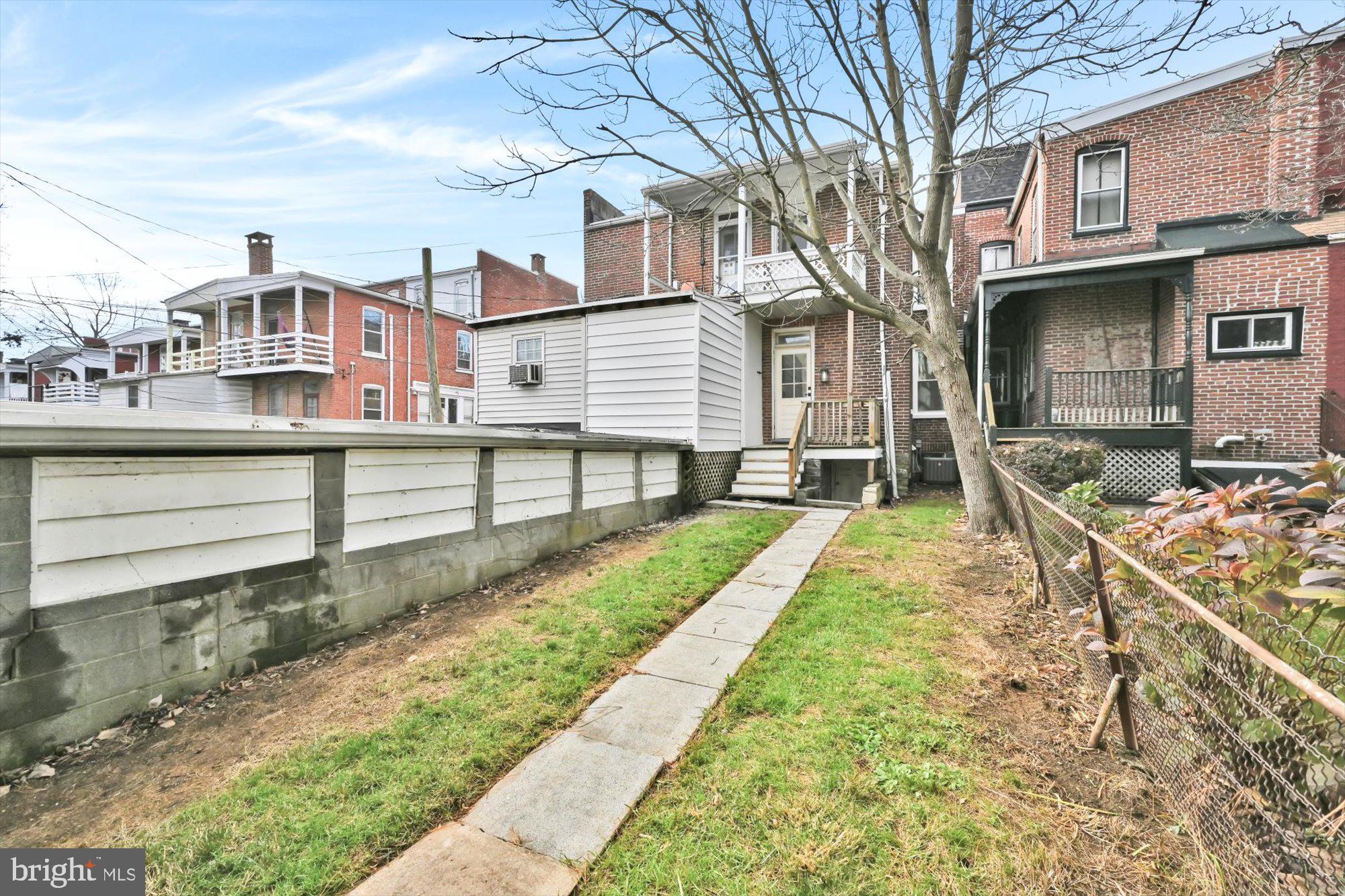 CHESTNUT HILL - Residential