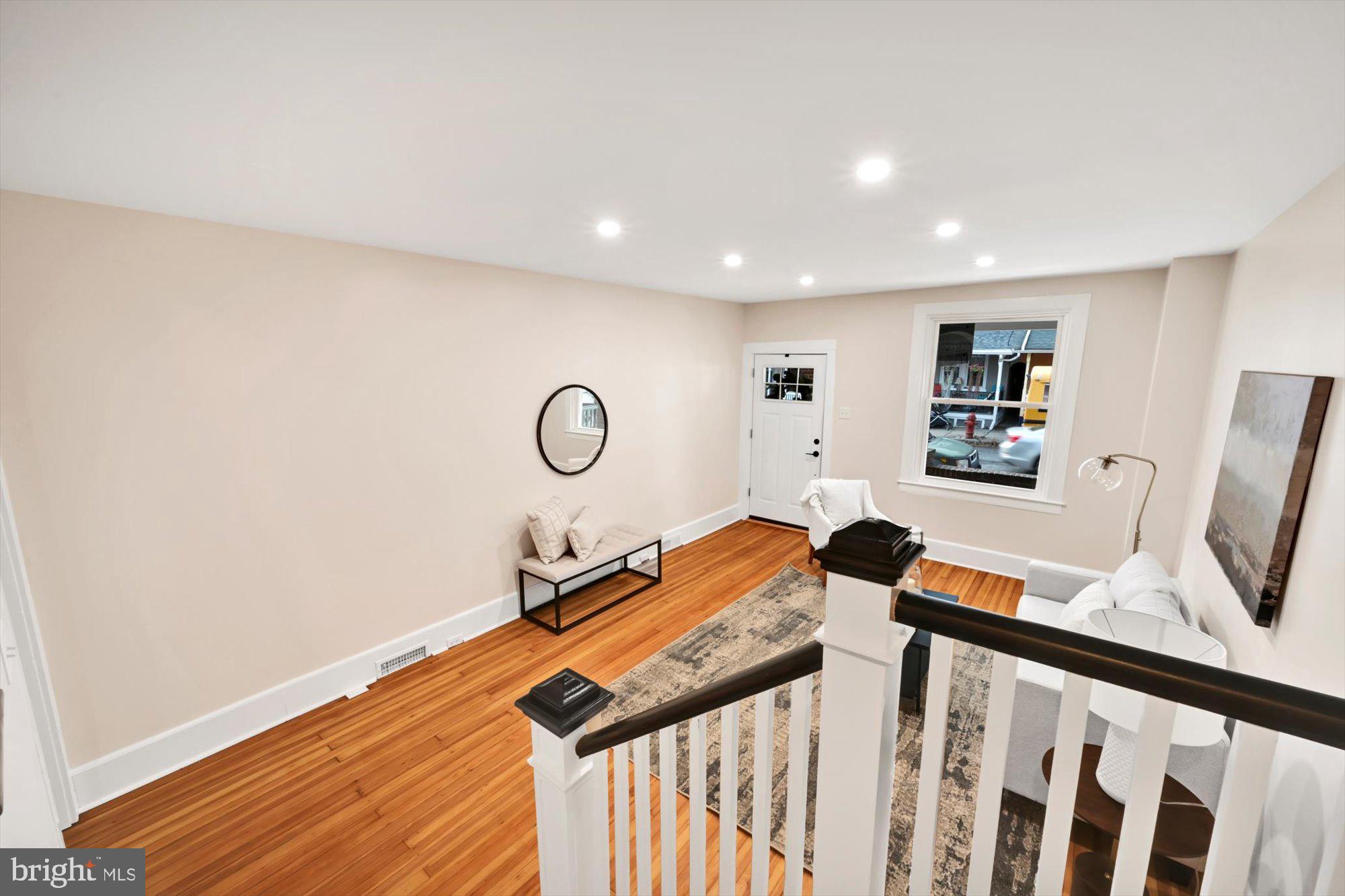 CHESTNUT HILL - Residential