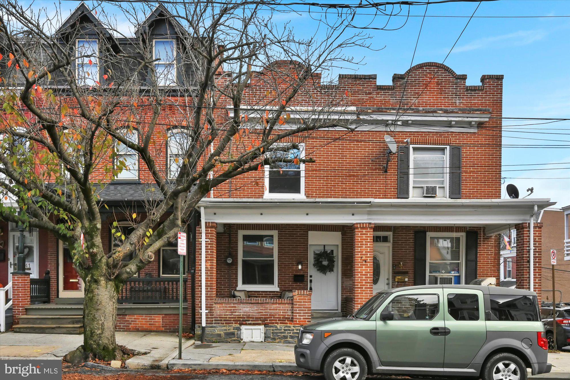 CHESTNUT HILL - Residential