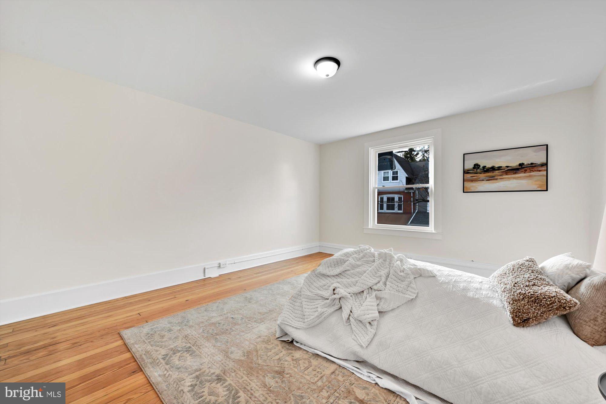 CHESTNUT HILL - Residential