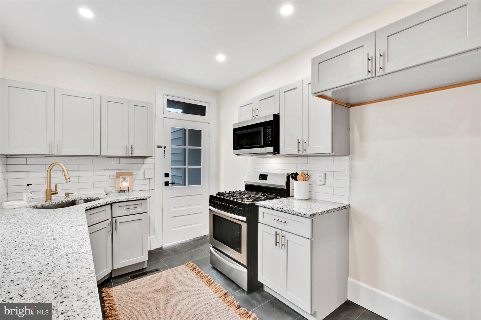 CHESTNUT HILL - Residential