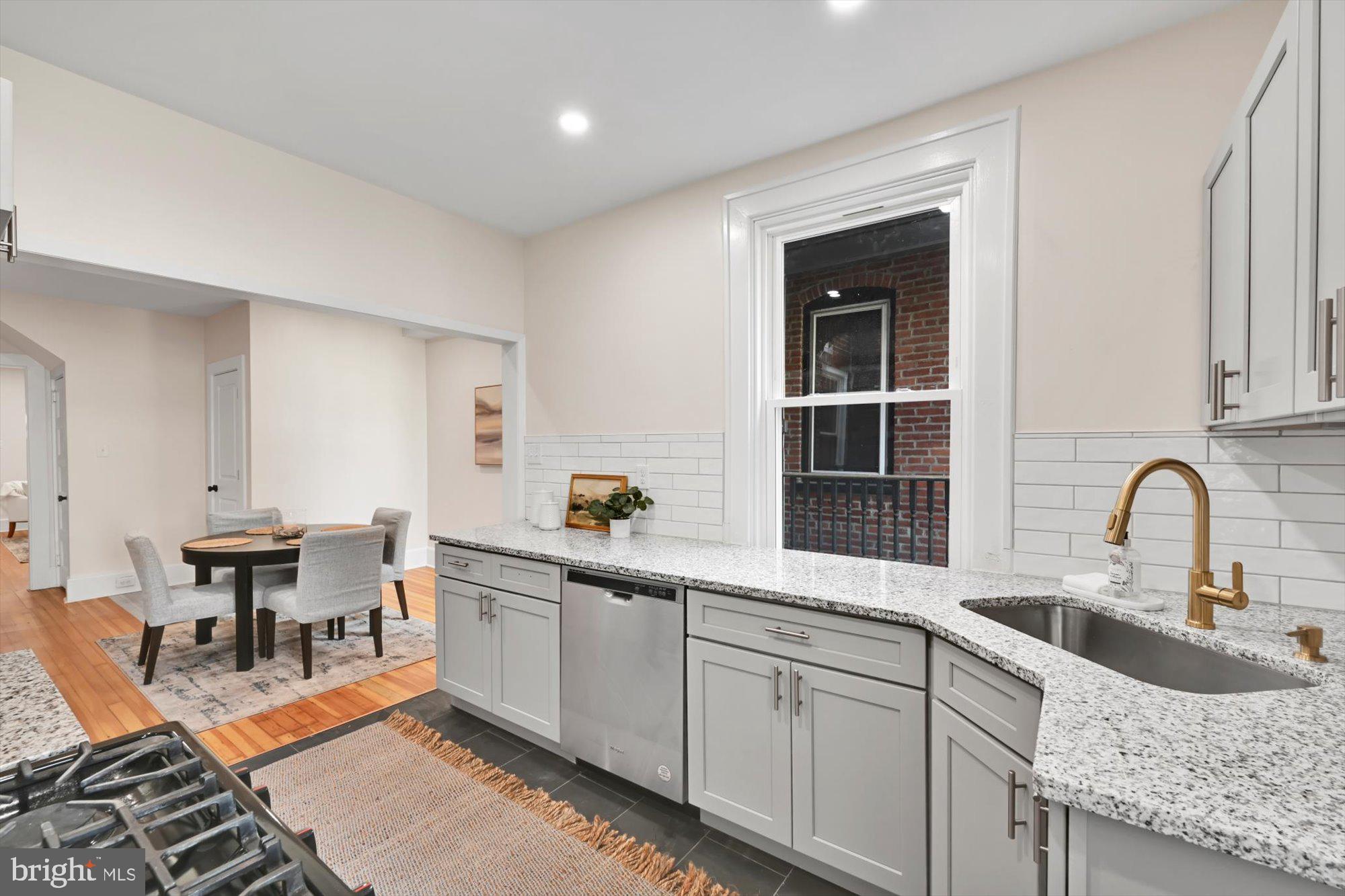 CHESTNUT HILL - Residential
