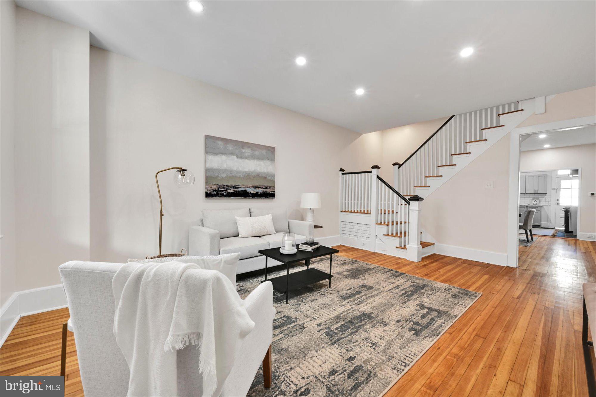 CHESTNUT HILL - Residential