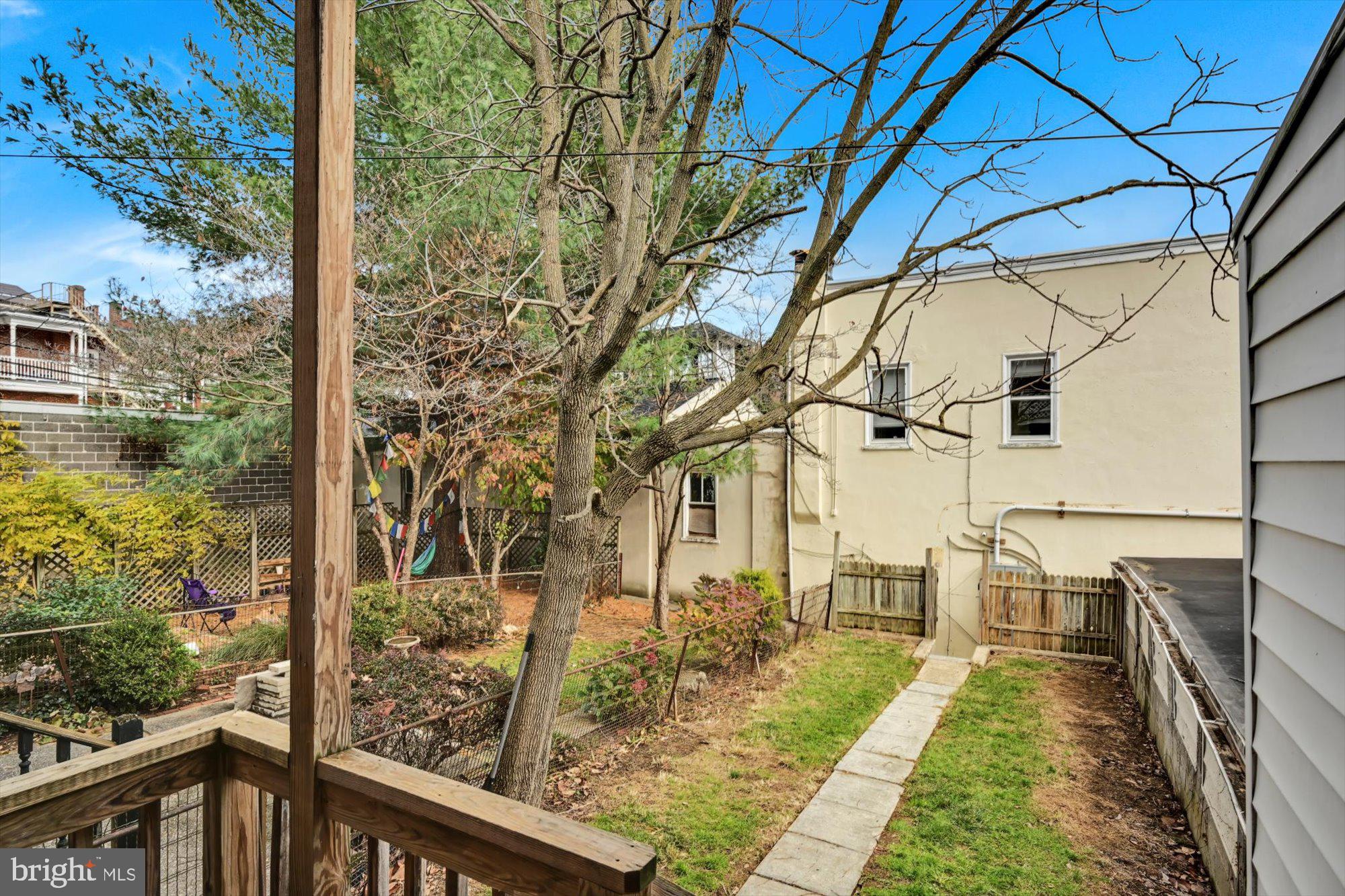 CHESTNUT HILL - Residential