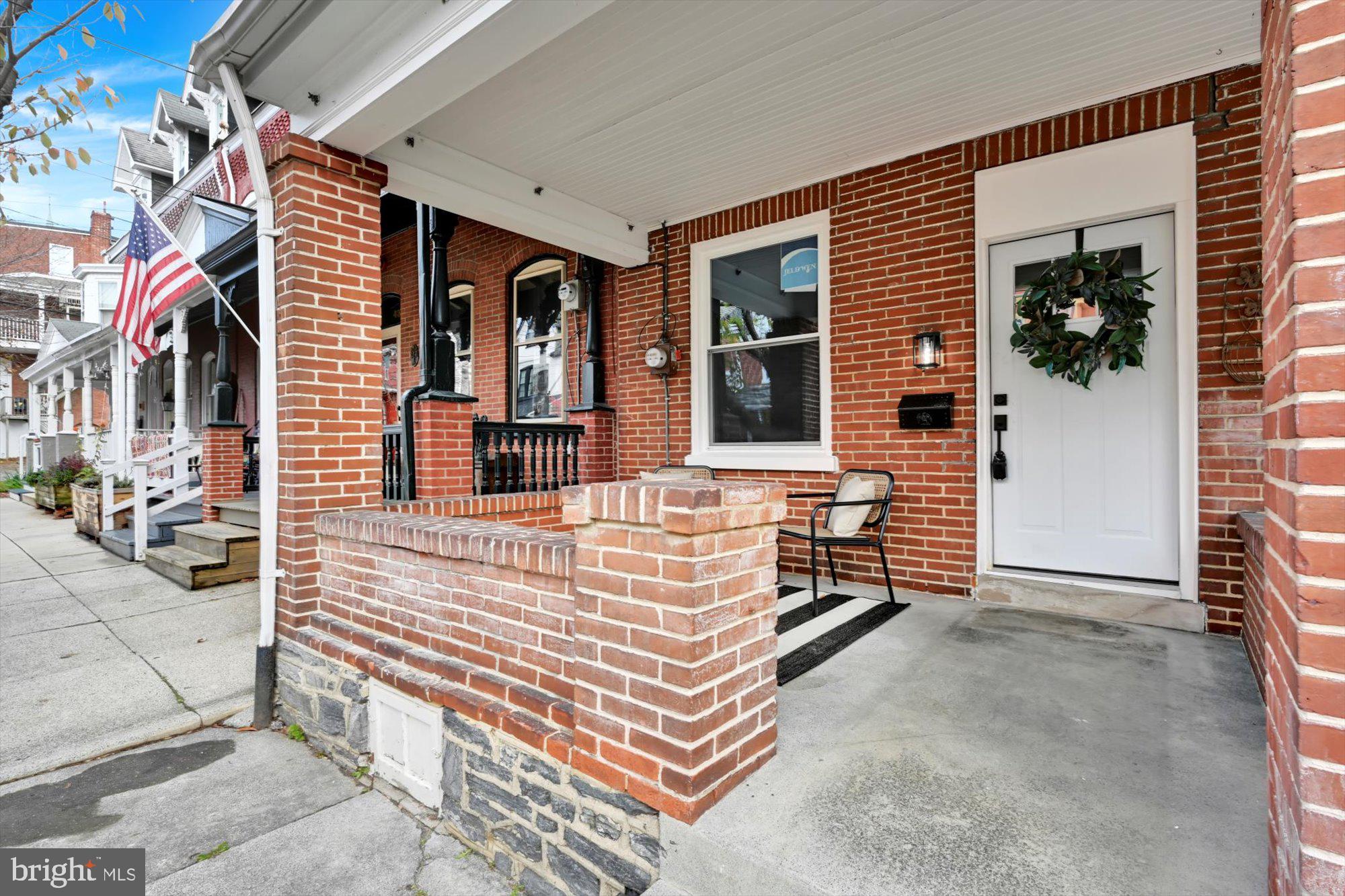 CHESTNUT HILL - Residential