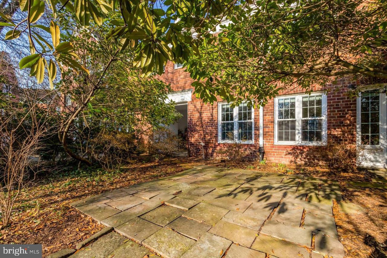 PARKFAIRFAX - Residential Lease