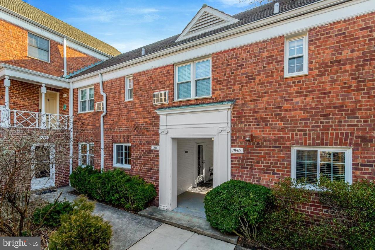 PARKFAIRFAX - Residential Lease