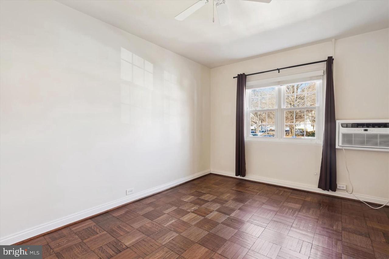 PARKFAIRFAX - Residential Lease