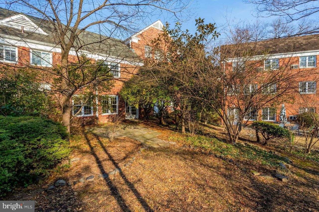 PARKFAIRFAX - Residential Lease