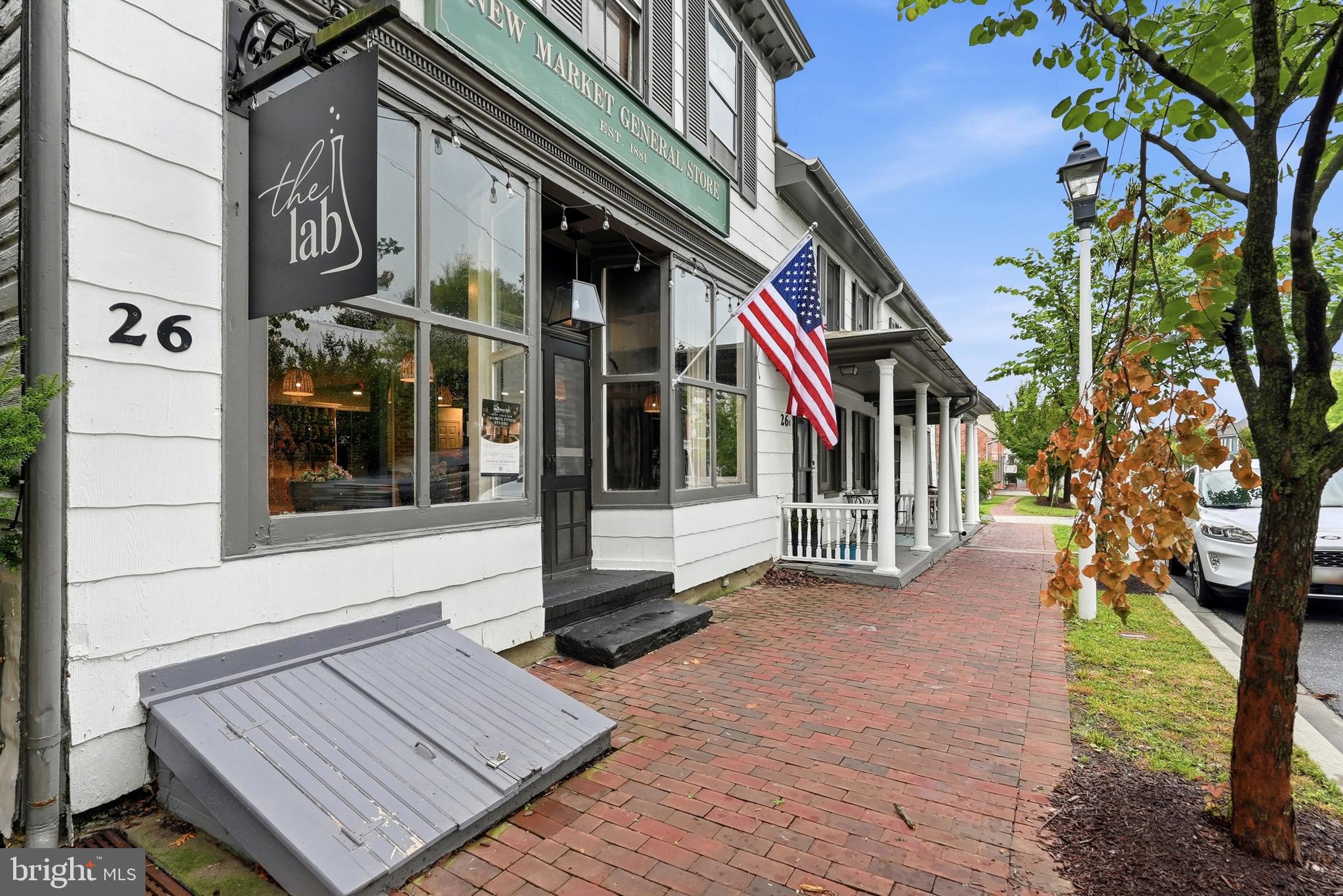 ROYAL OAKS - Residential