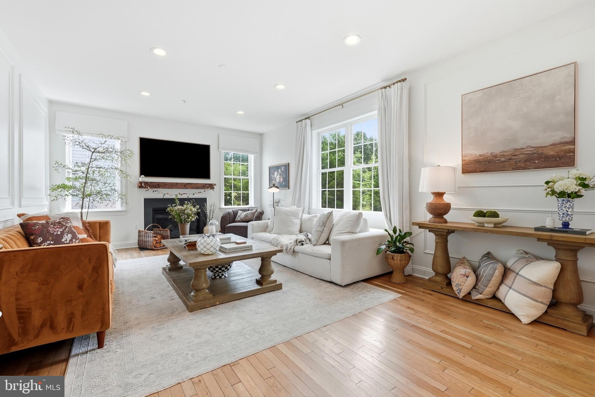 ROYAL OAKS - Residential