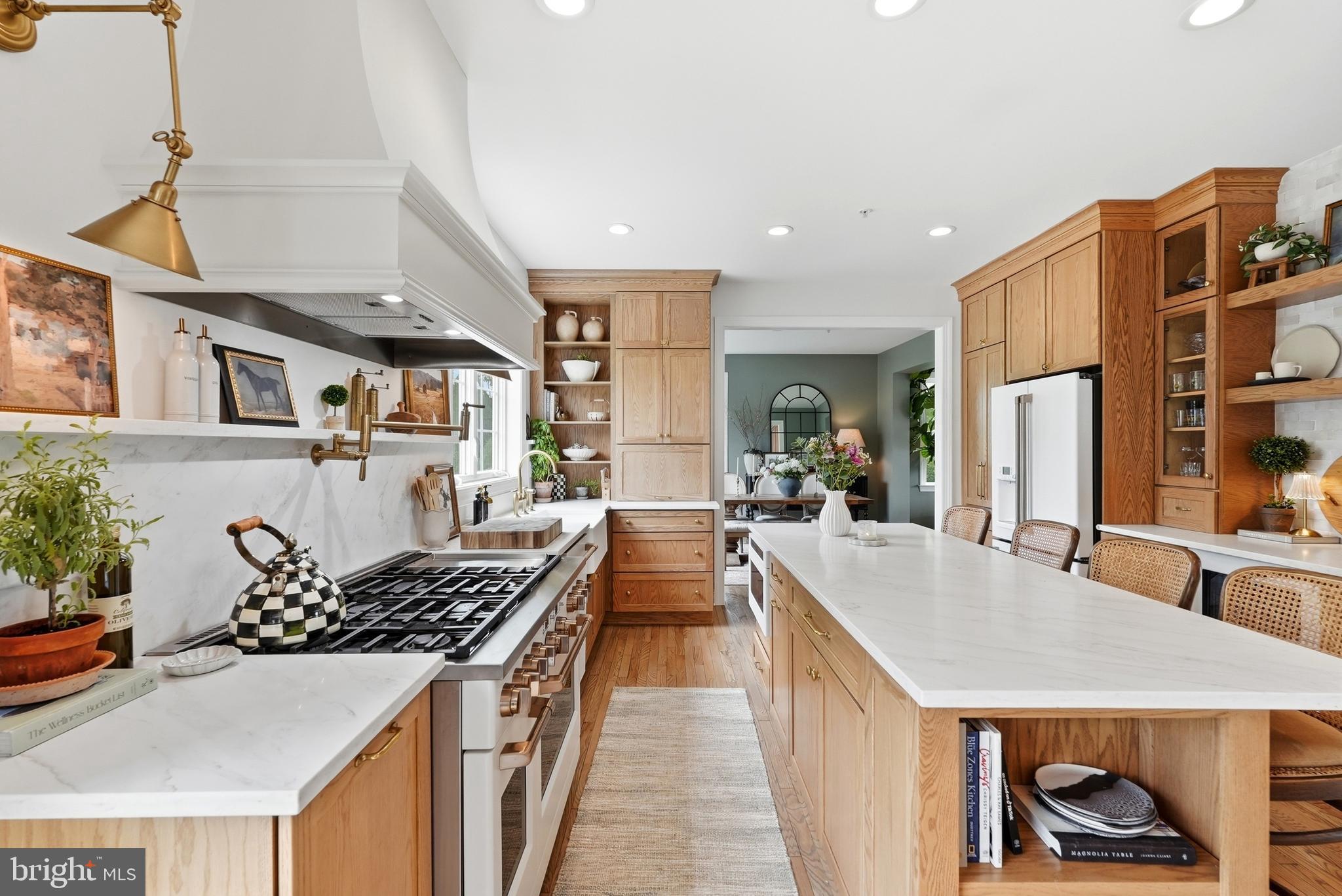 ROYAL OAKS - Residential