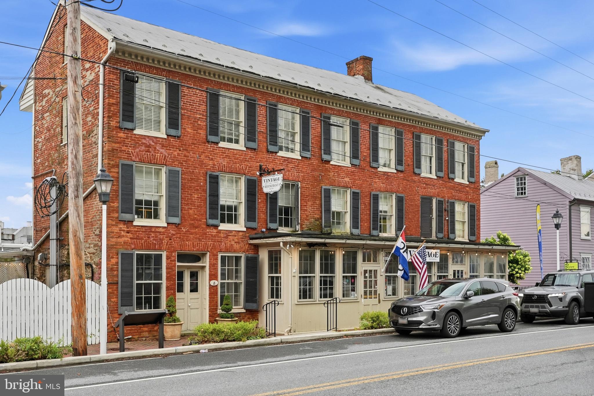 ROYAL OAKS - Residential