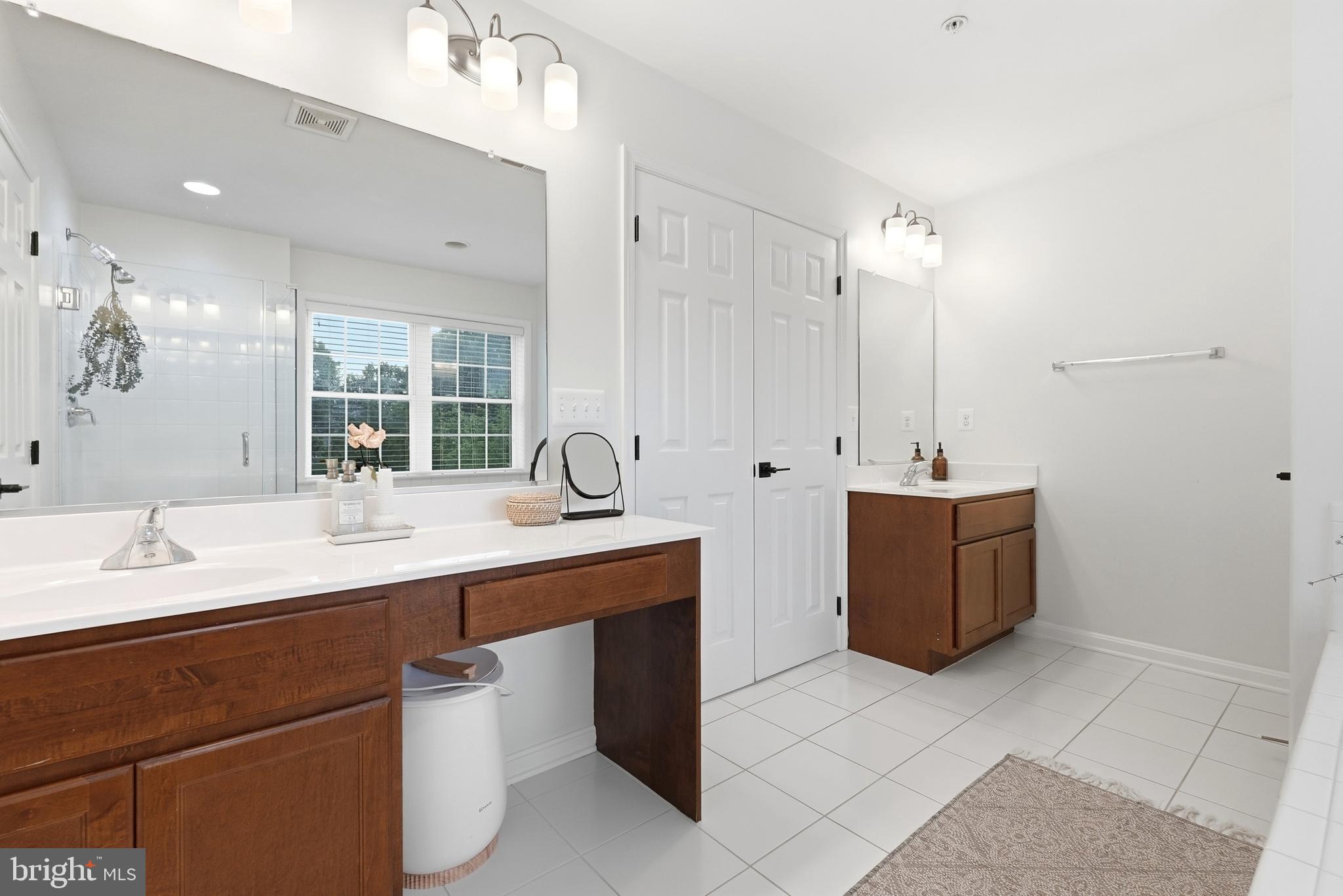 ROYAL OAKS - Residential