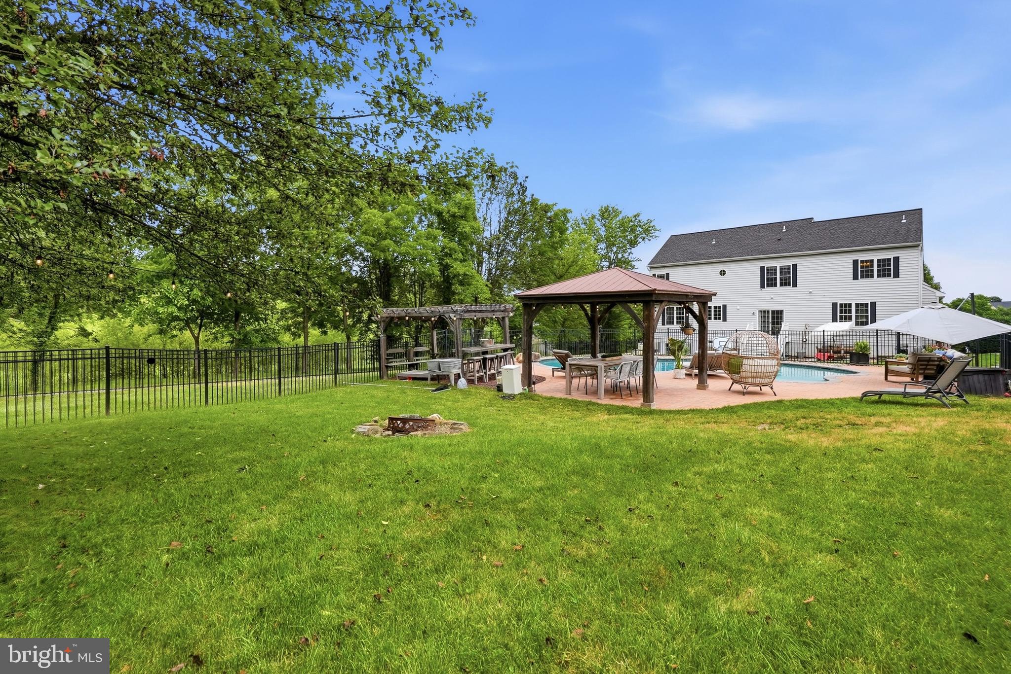 ROYAL OAKS - Residential