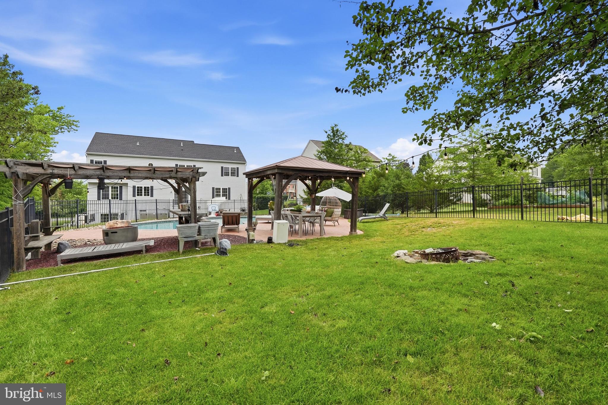 ROYAL OAKS - Residential