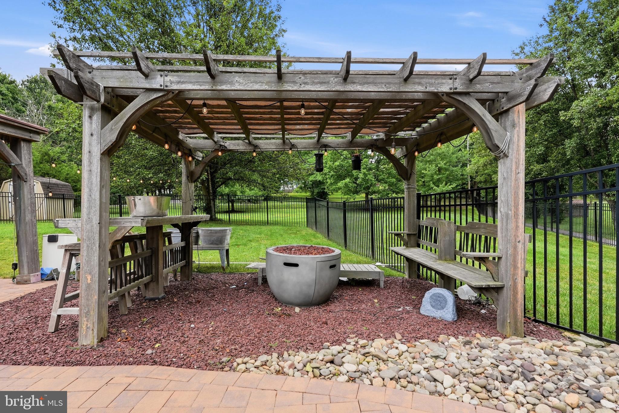 ROYAL OAKS - Residential