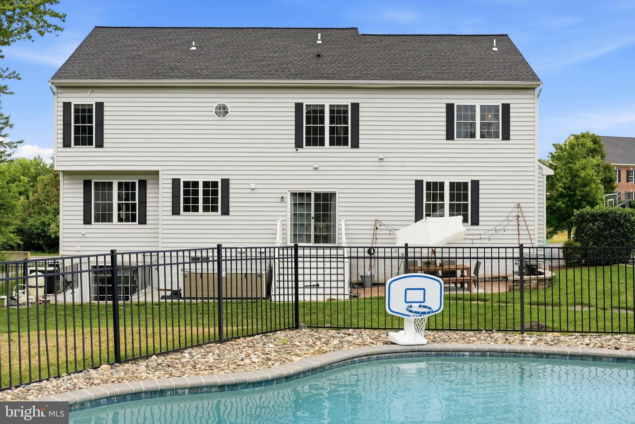 ROYAL OAKS - Residential