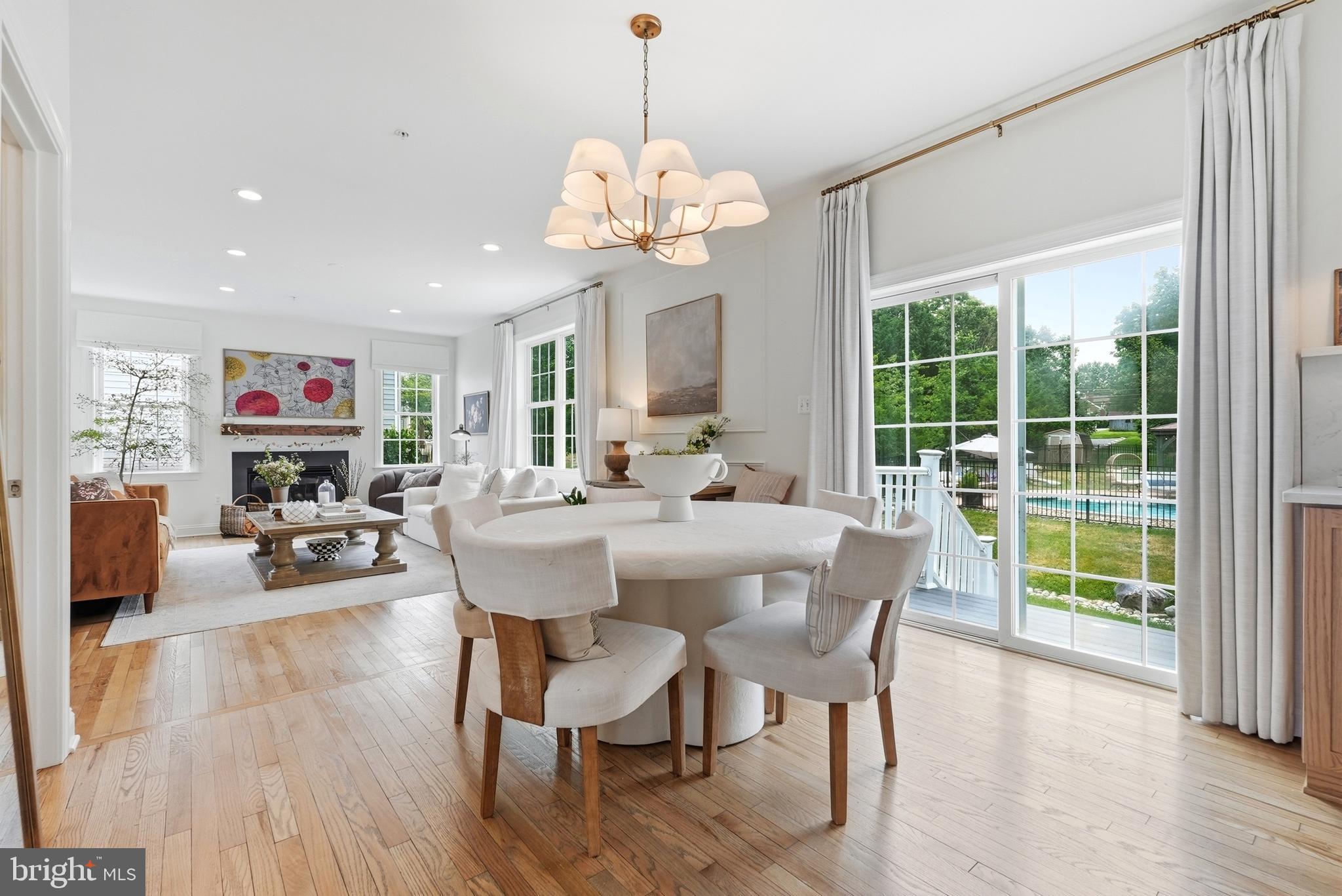 ROYAL OAKS - Residential