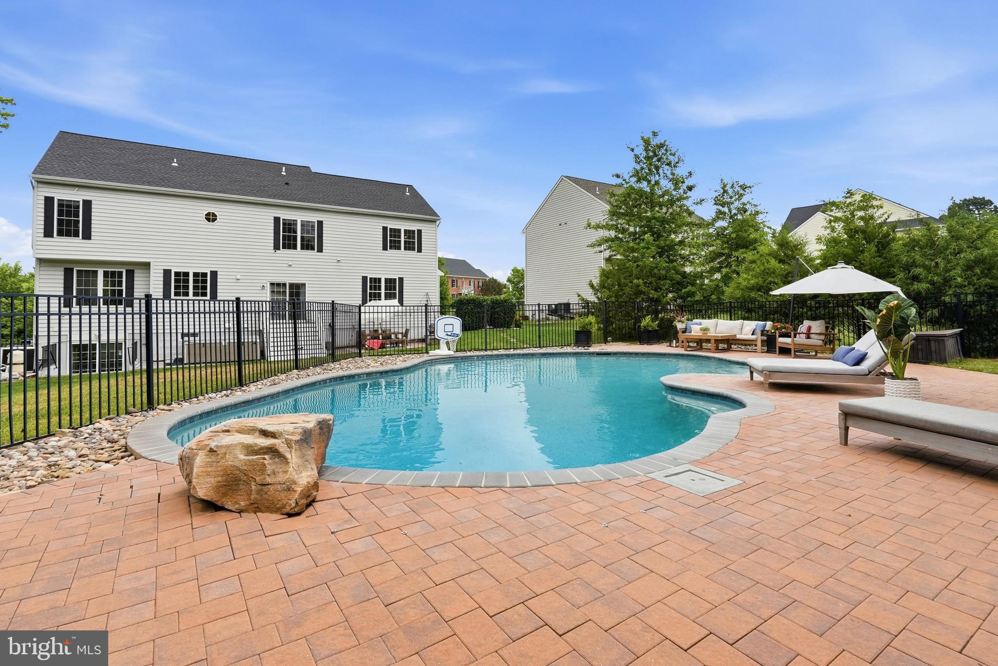 ROYAL OAKS - Residential