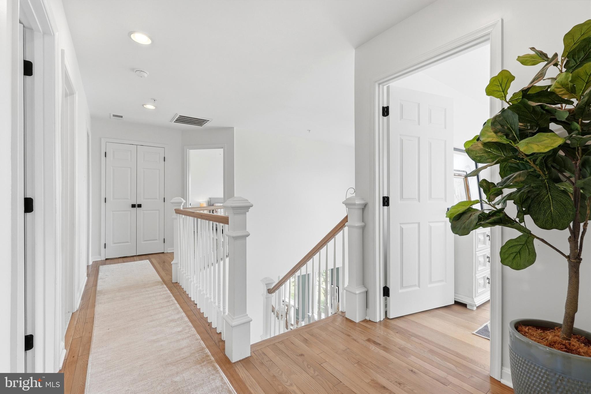 ROYAL OAKS - Residential