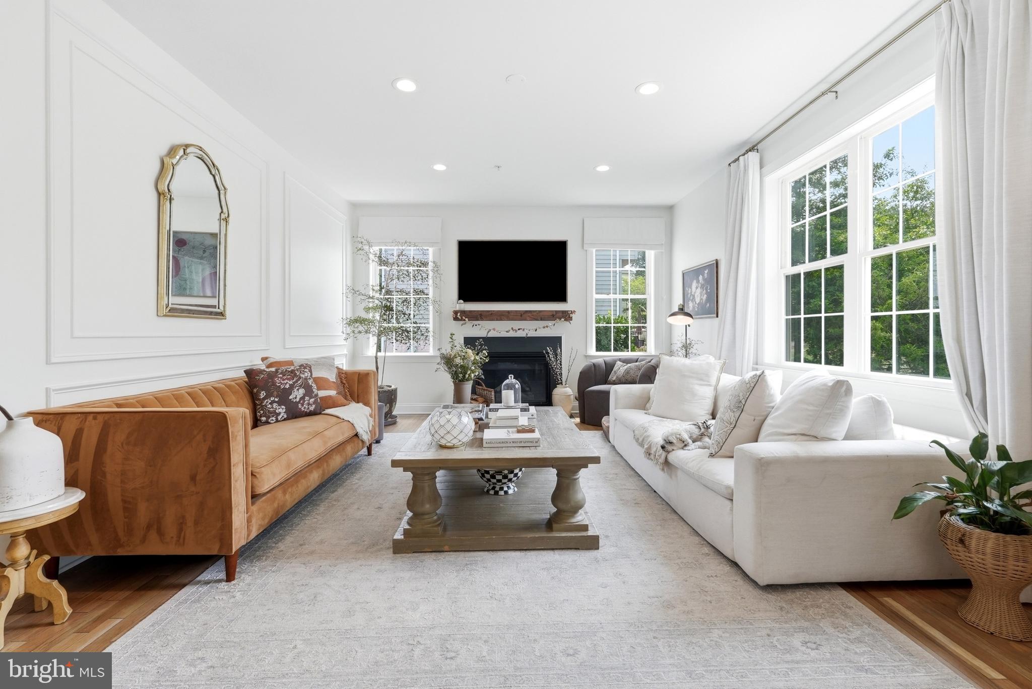 ROYAL OAKS - Residential