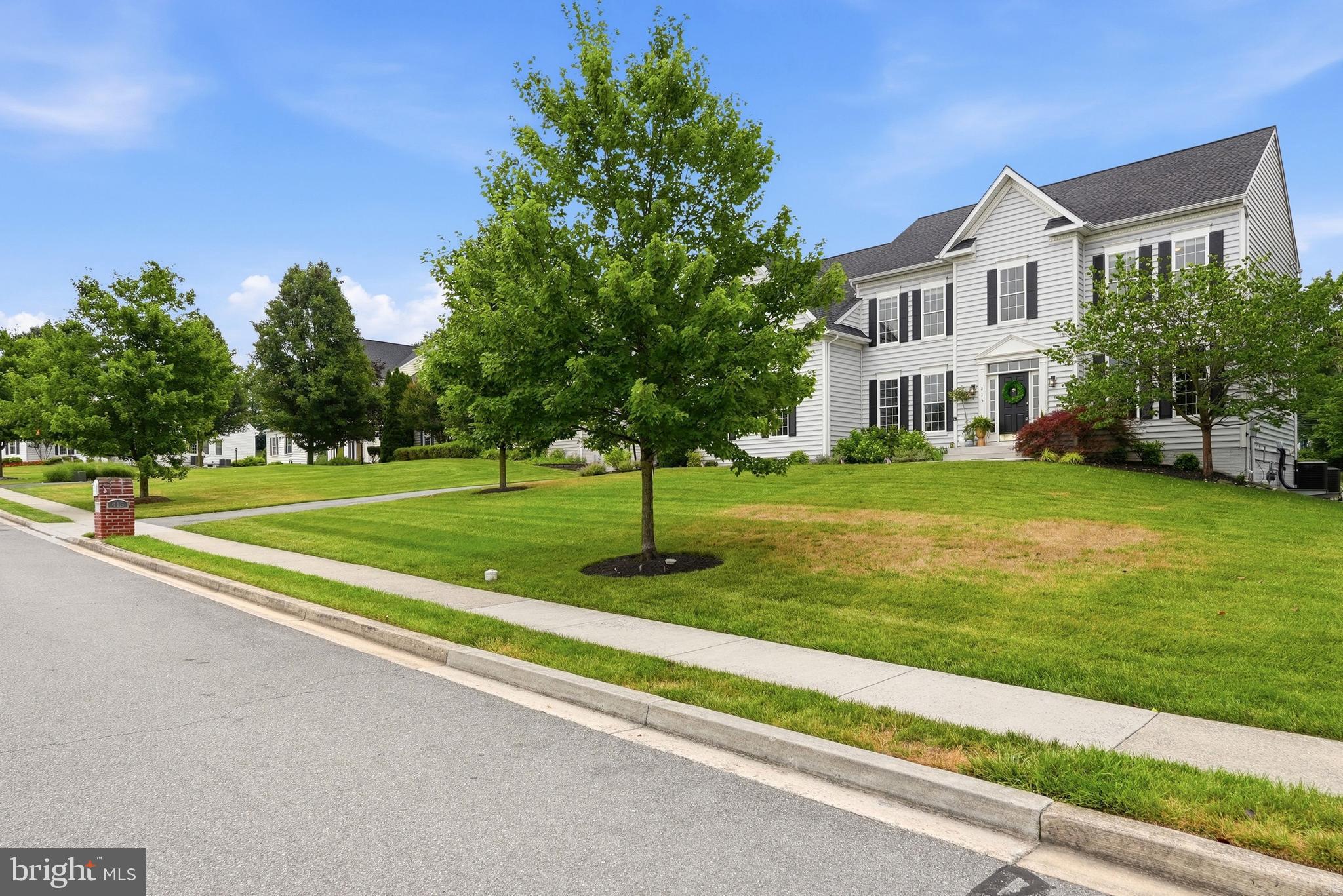 ROYAL OAKS - Residential