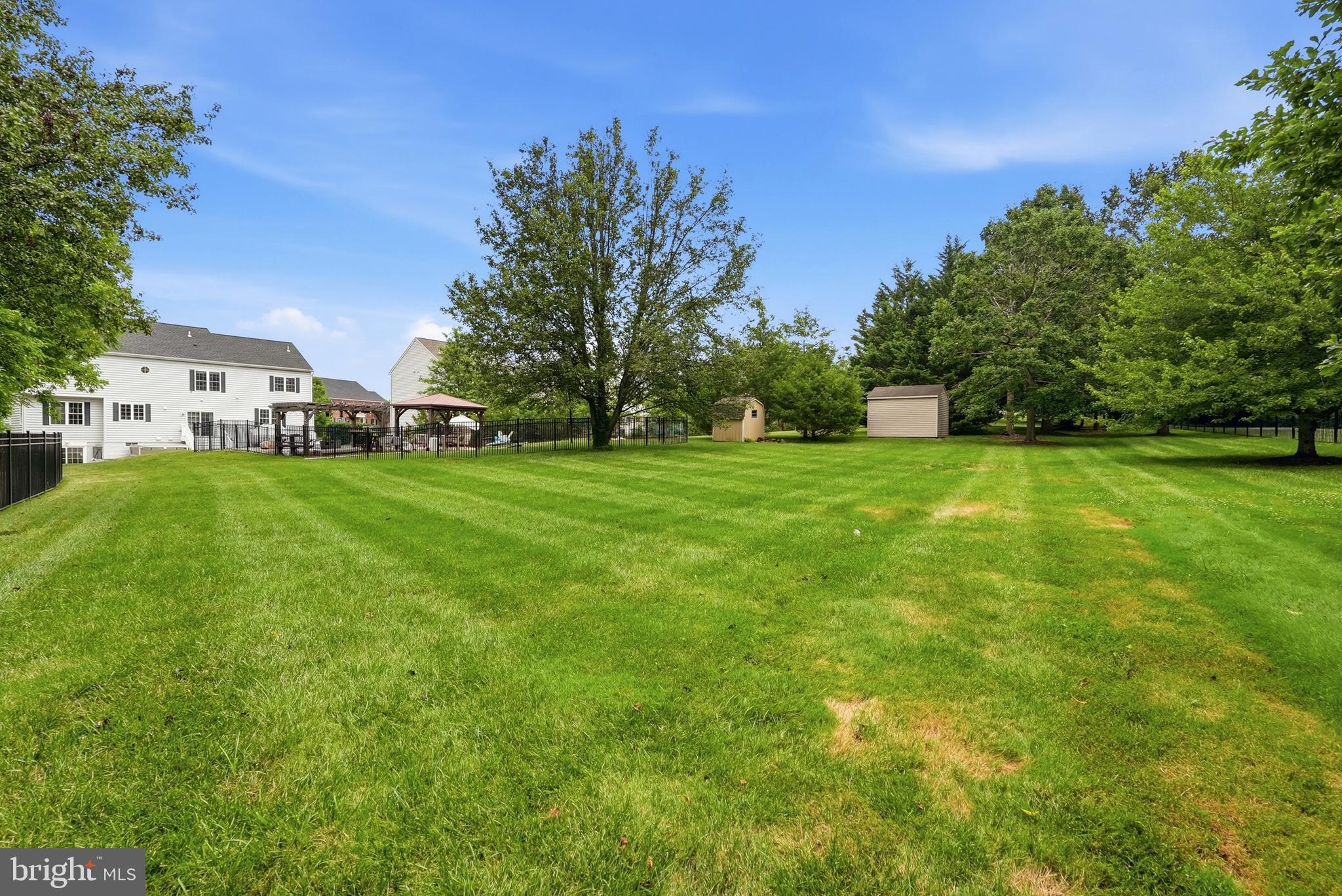 ROYAL OAKS - Residential
