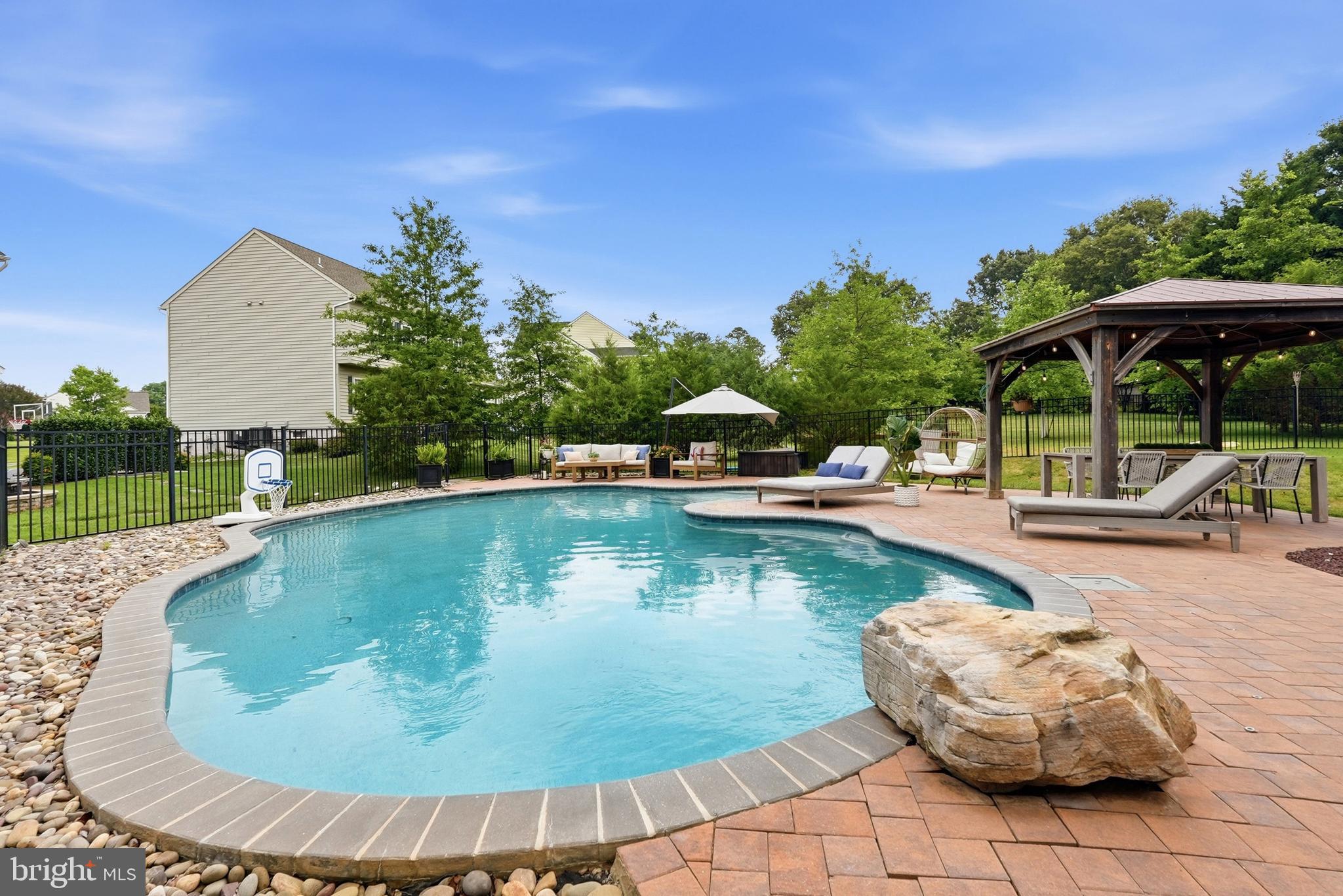 ROYAL OAKS - Residential