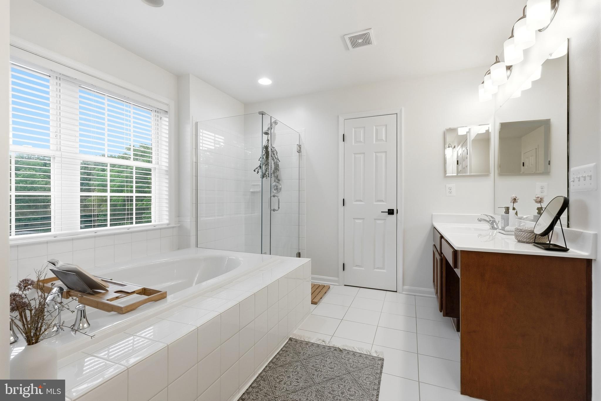ROYAL OAKS - Residential
