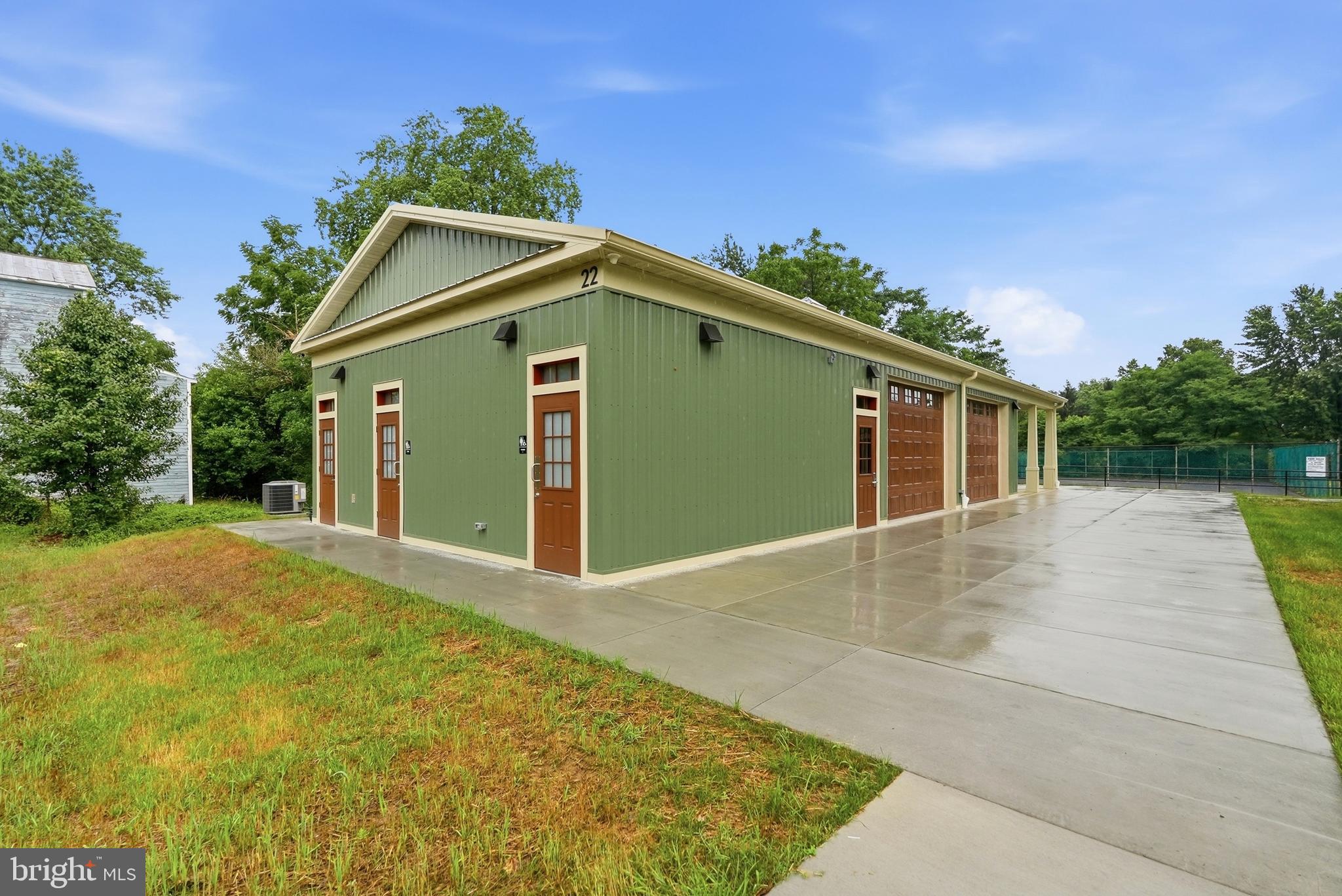 ROYAL OAKS - Residential