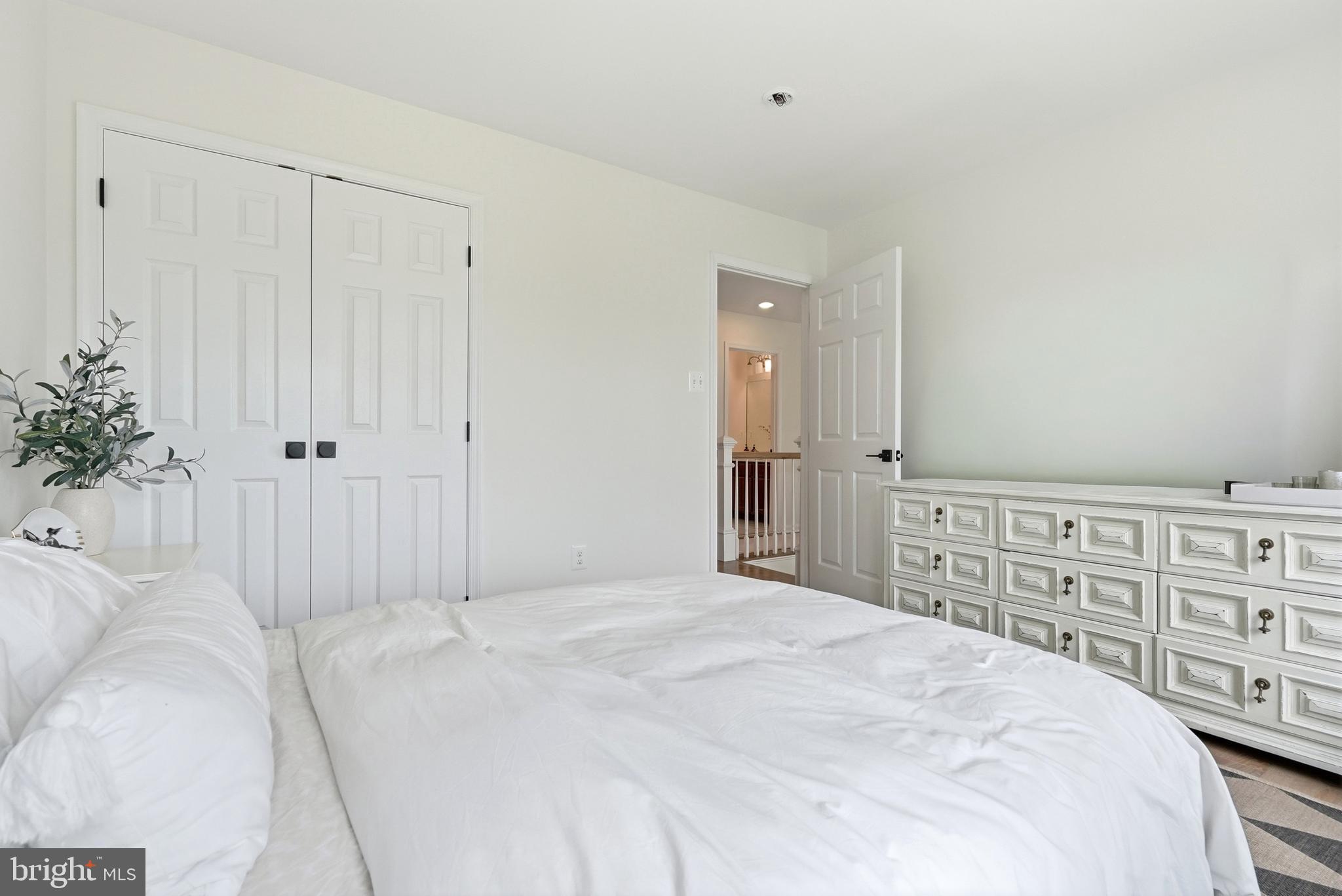 ROYAL OAKS - Residential