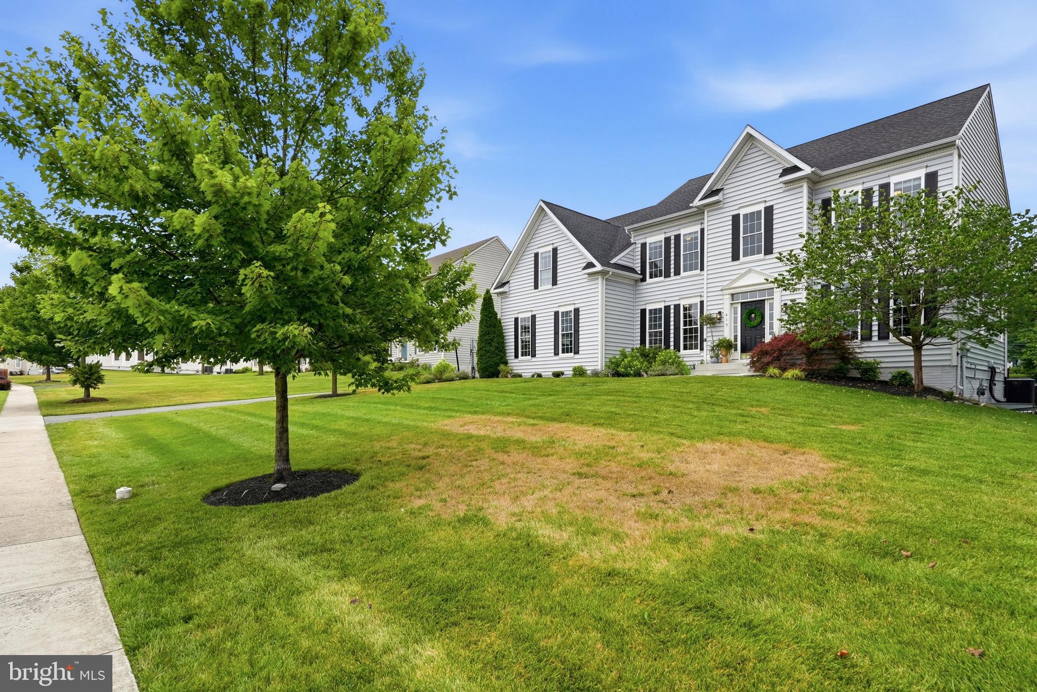 ROYAL OAKS - Residential