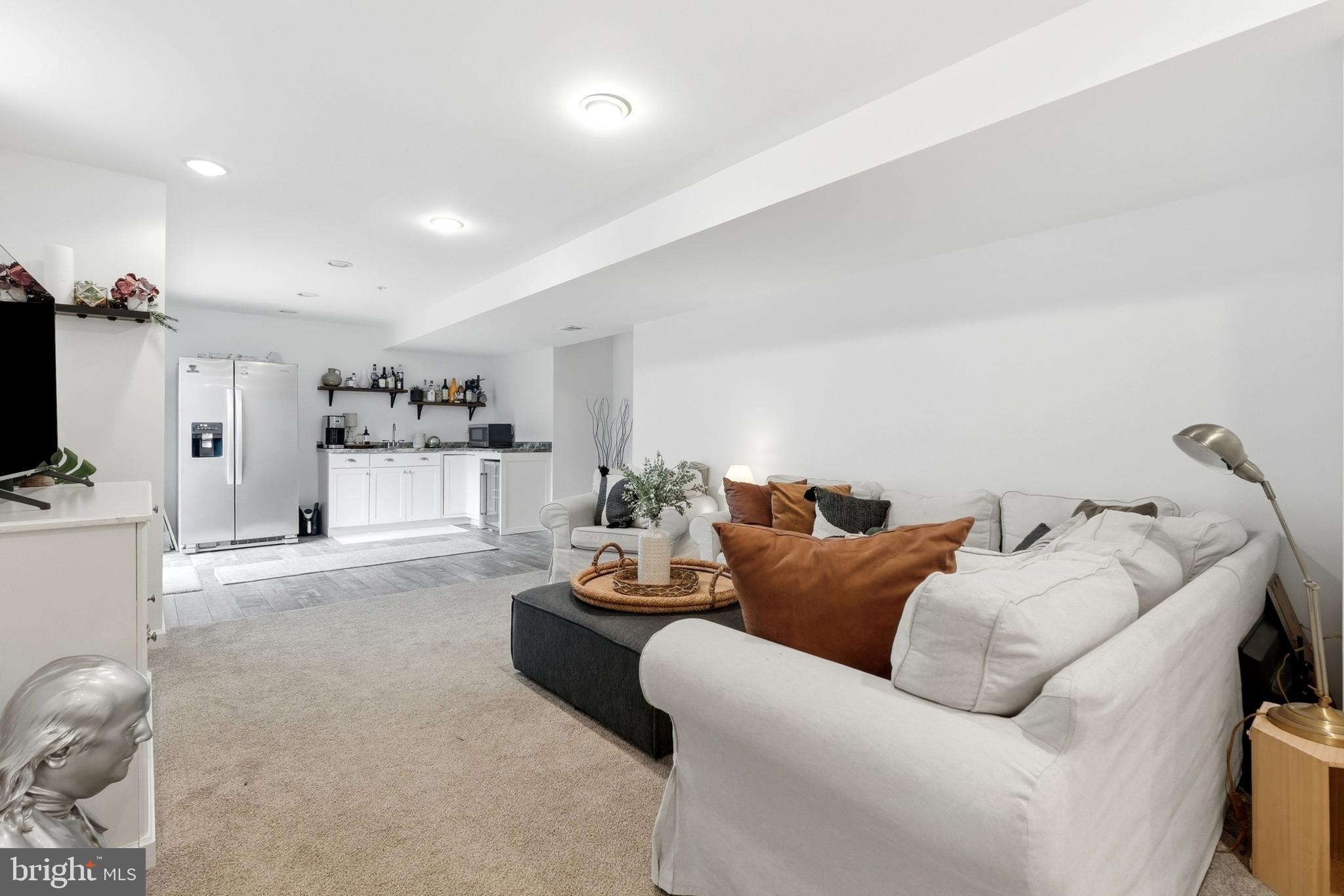 ROYAL OAKS - Residential