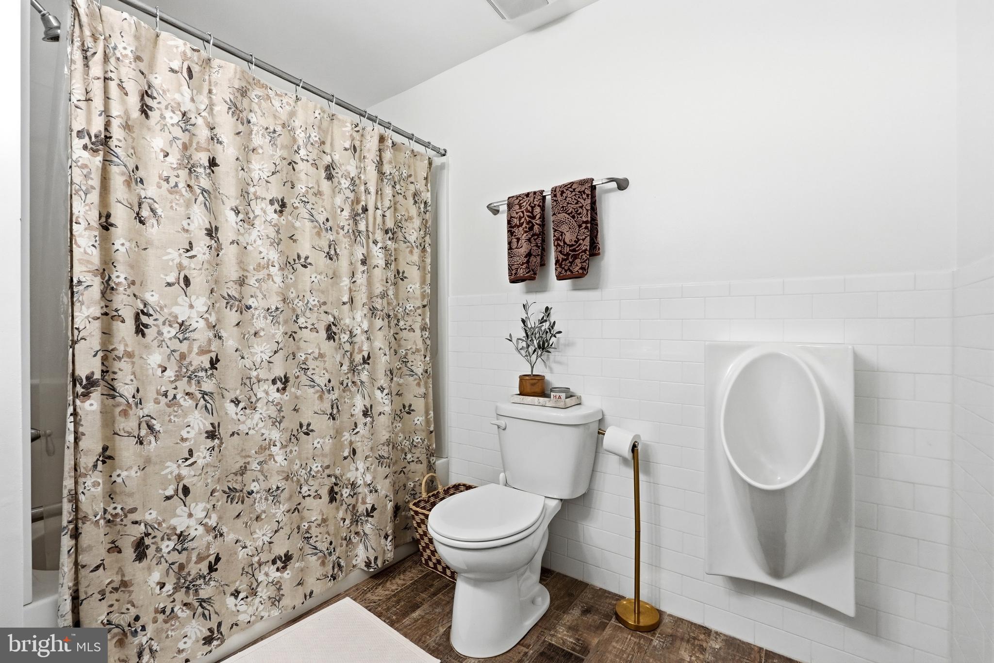 ROYAL OAKS - Residential