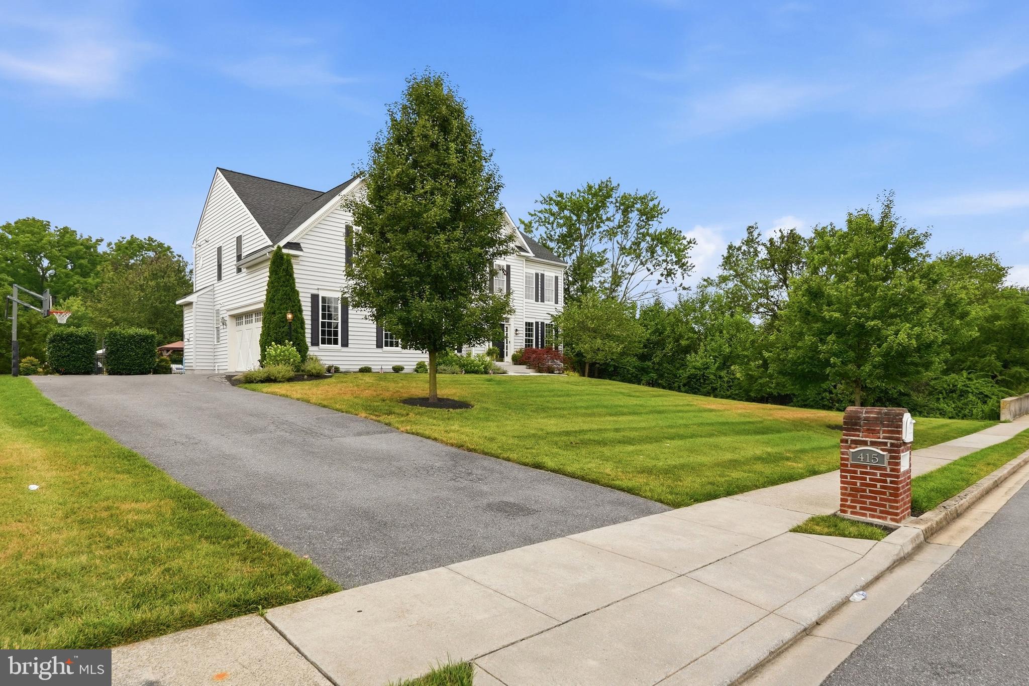 ROYAL OAKS - Residential