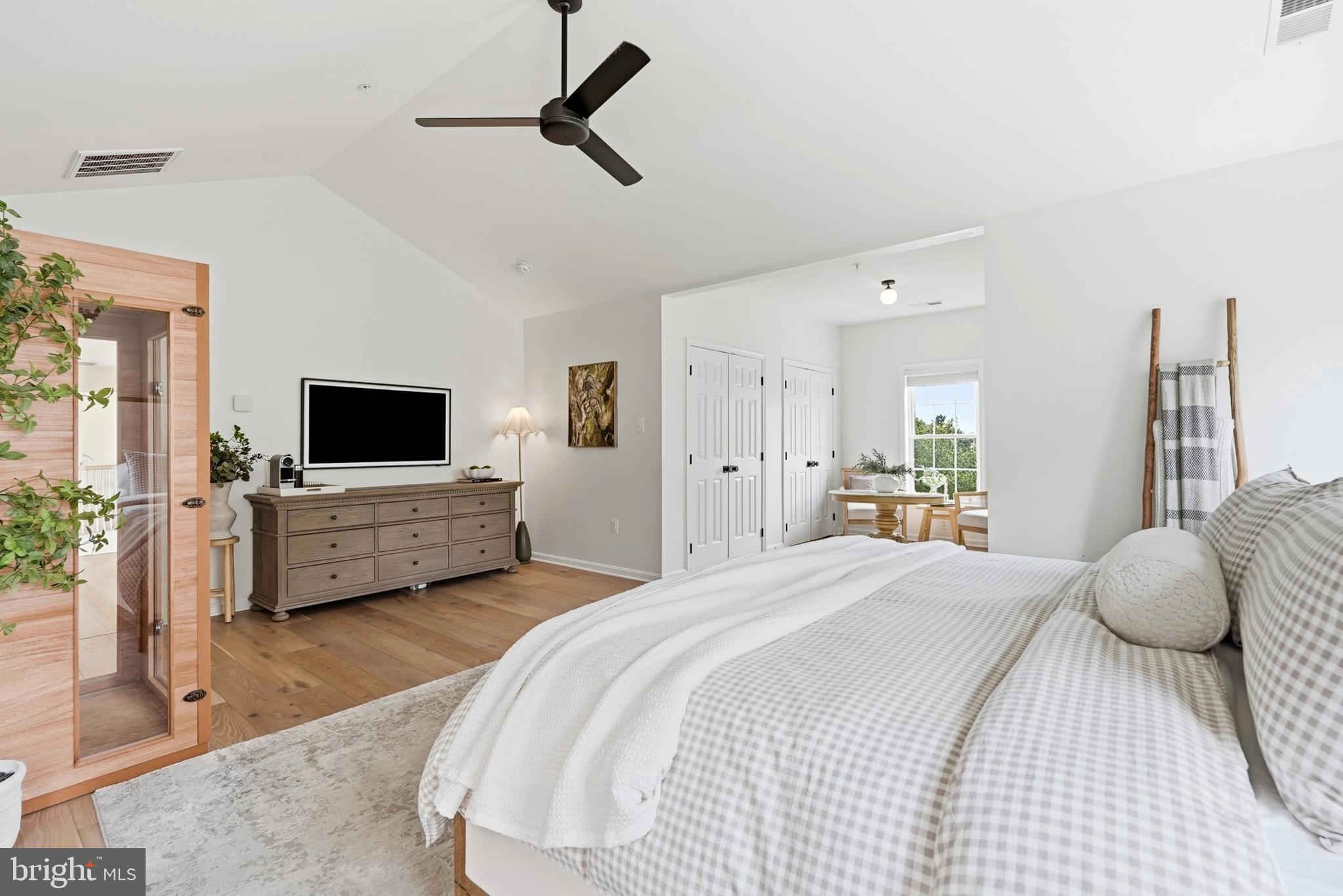 ROYAL OAKS - Residential